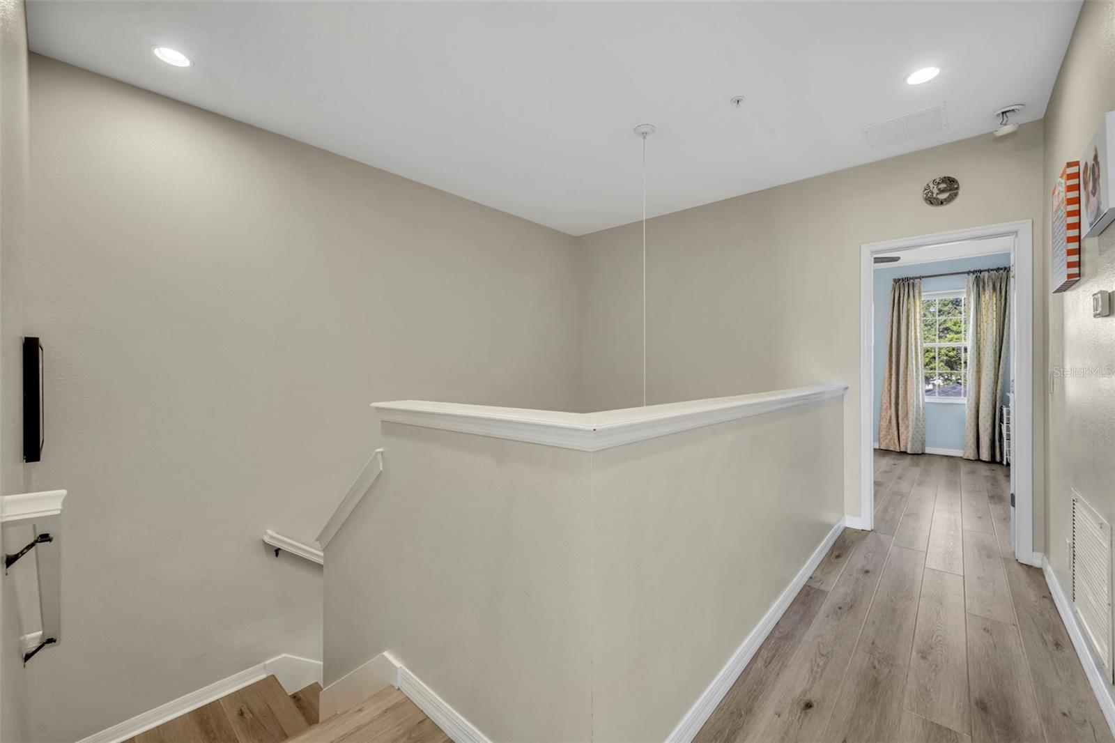 Image 21 of 47 For 995 Juel Street