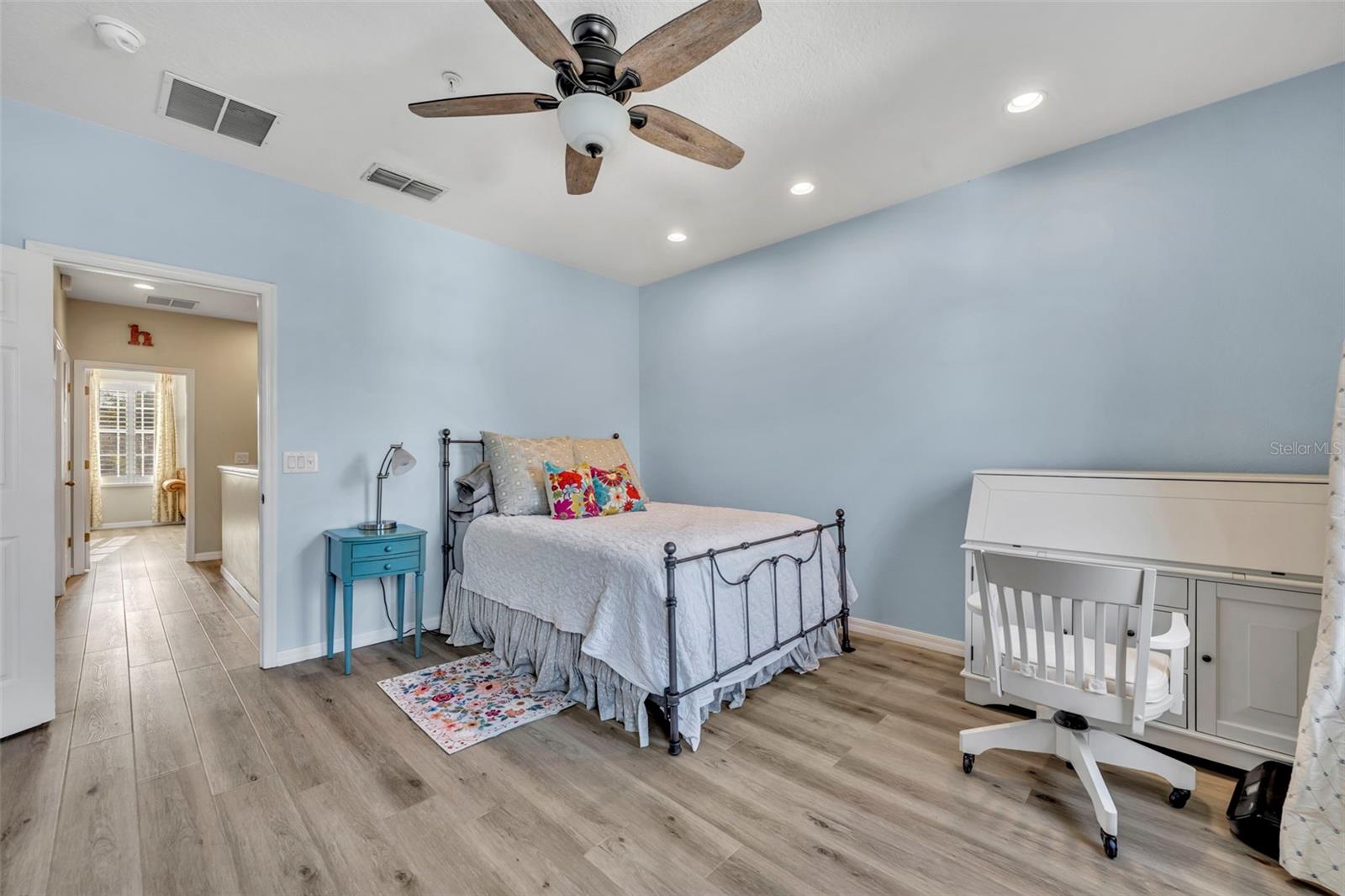 Image 23 of 47 For 995 Juel Street