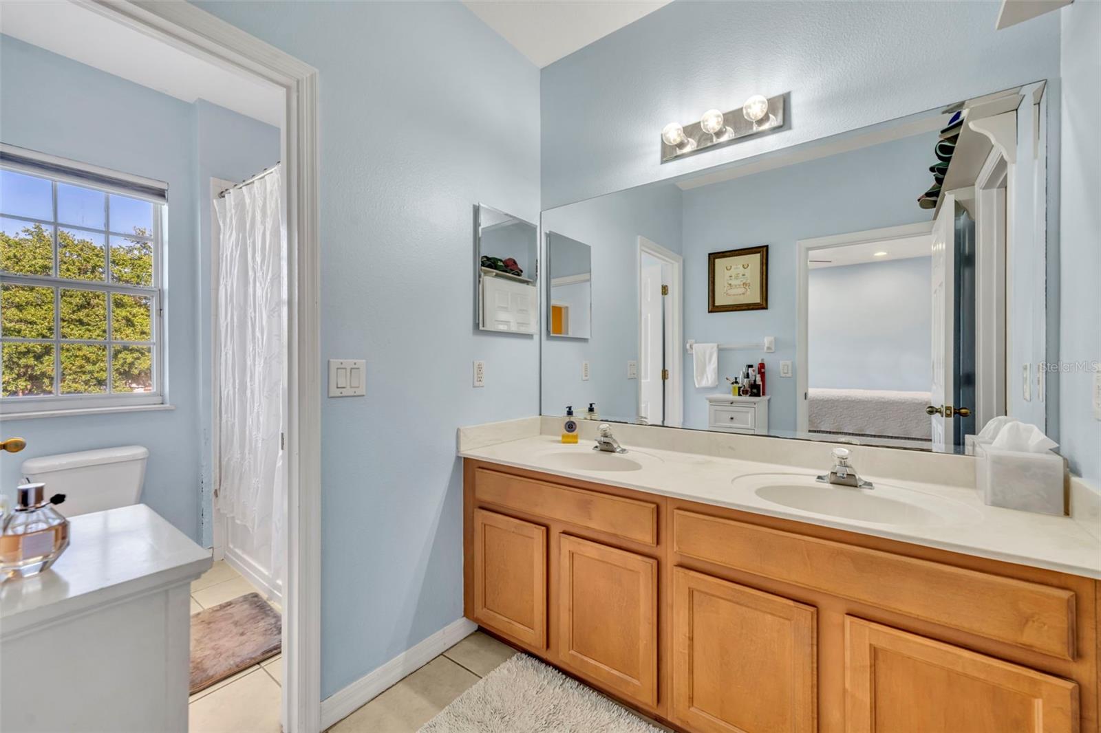 Image 24 of 47 For 995 Juel Street