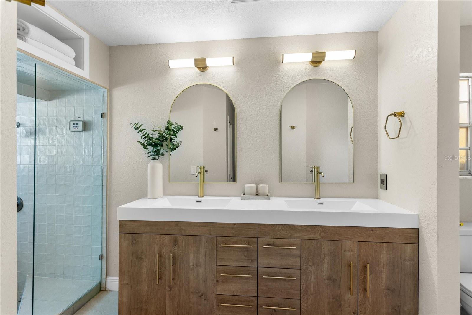 Image 9 of 27 For 9237 Mcdavid Court