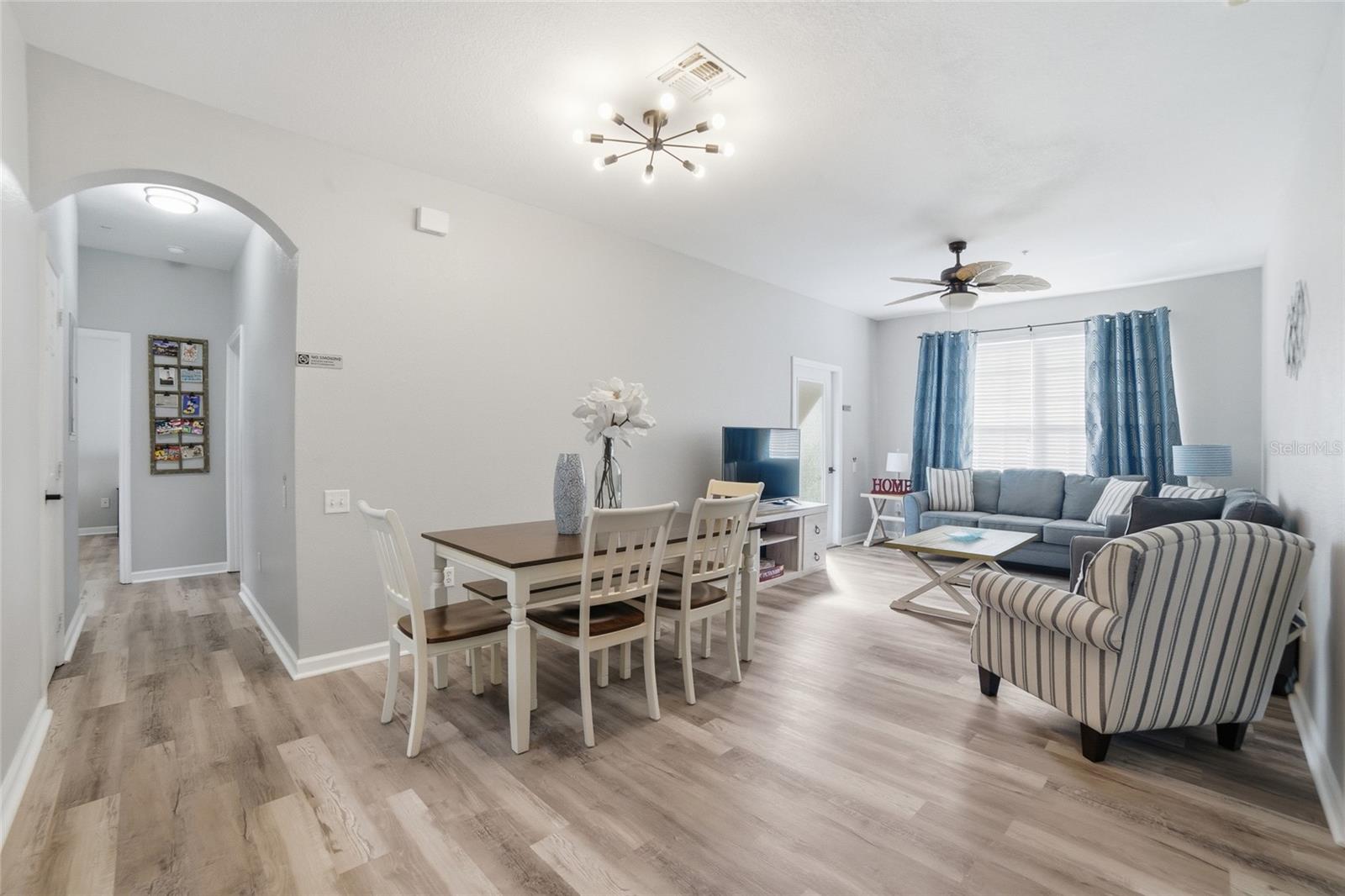 Image 14 of 30 For 2302 Silver Palm Drive 202