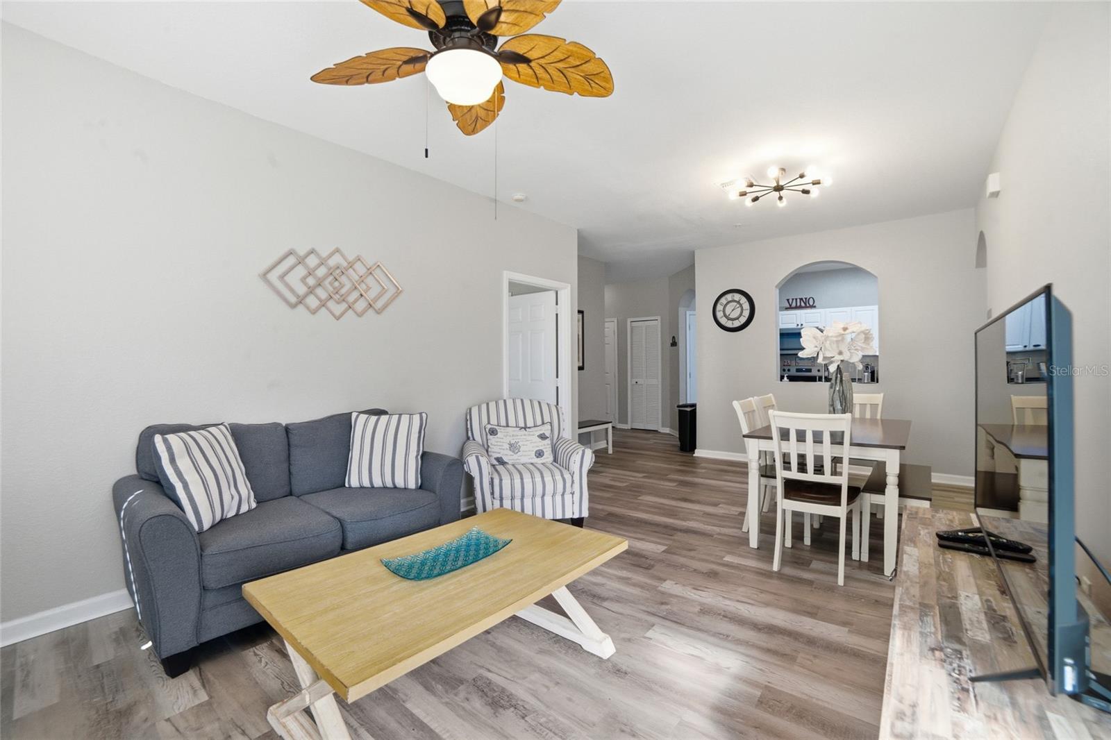 Image 15 of 30 For 2302 Silver Palm Drive 202