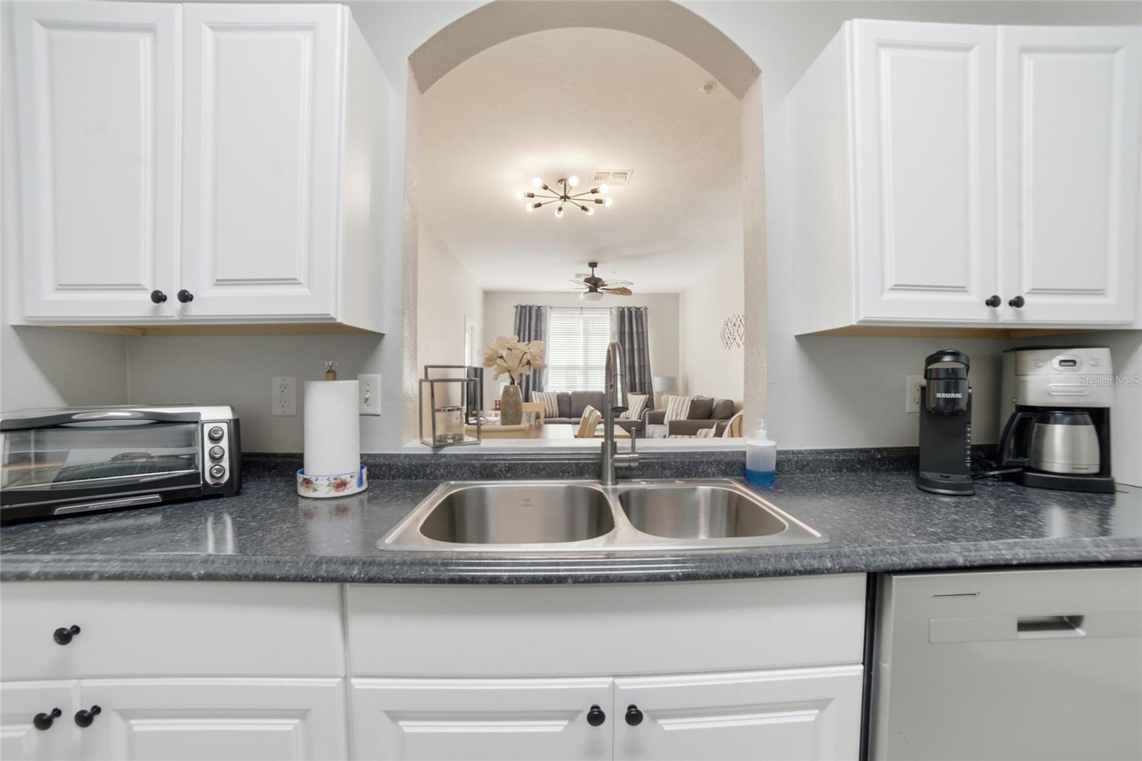 Image 18 of 30 For 2302 Silver Palm Drive 202