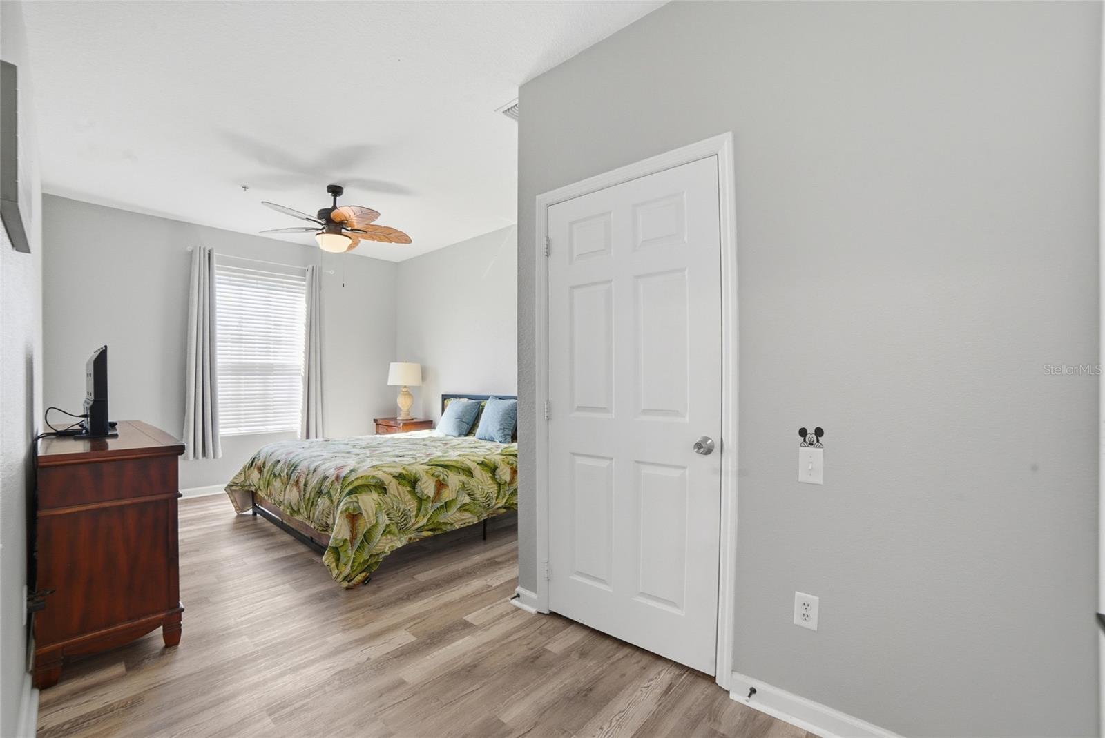 Image 21 of 30 For 2302 Silver Palm Drive 202