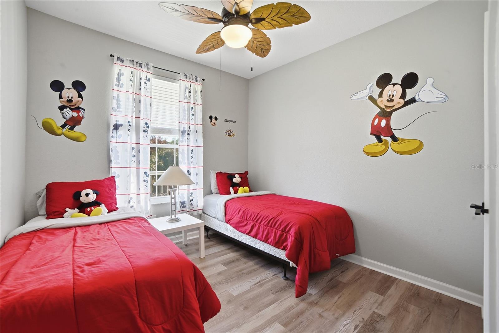 Image 24 of 30 For 2302 Silver Palm Drive 202