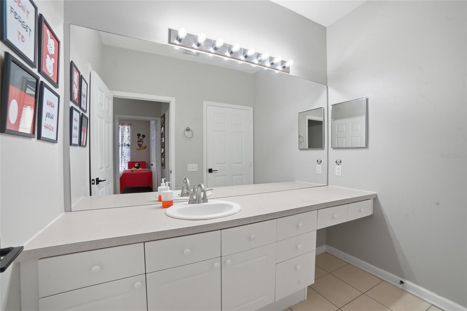 Image 25 of 30 For 2302 Silver Palm Drive 202