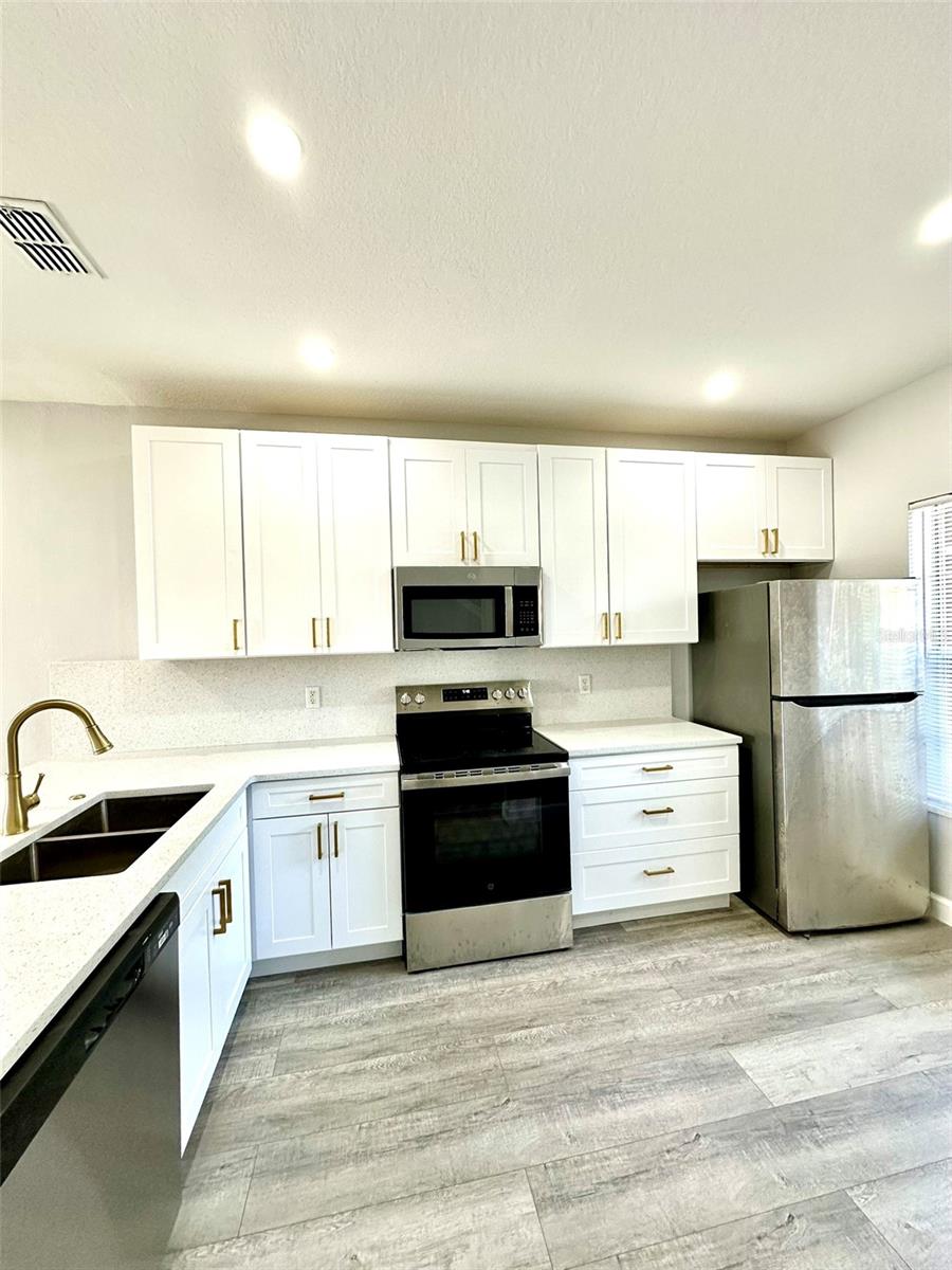 Image 4 of 20 For 918 Chelsea Drive