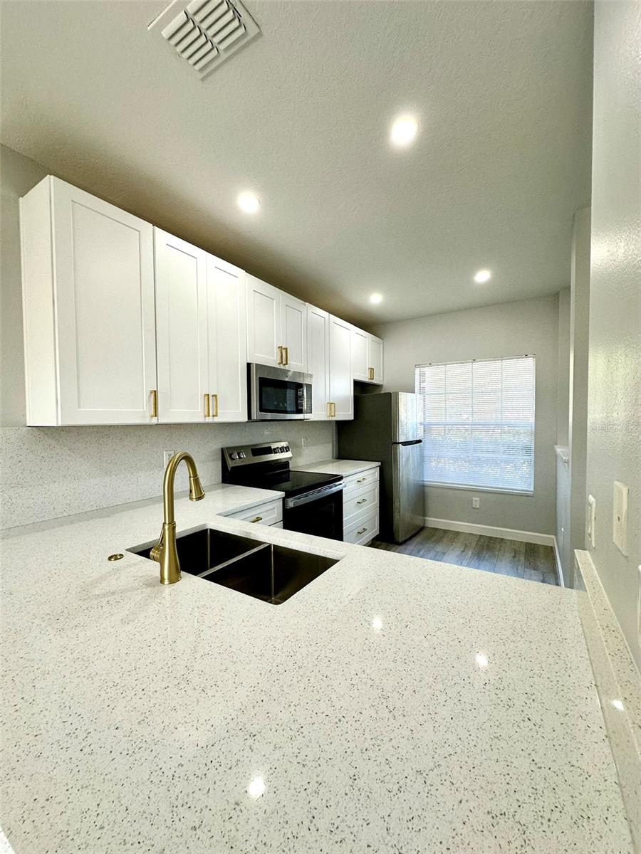 Image 5 of 20 For 918 Chelsea Drive