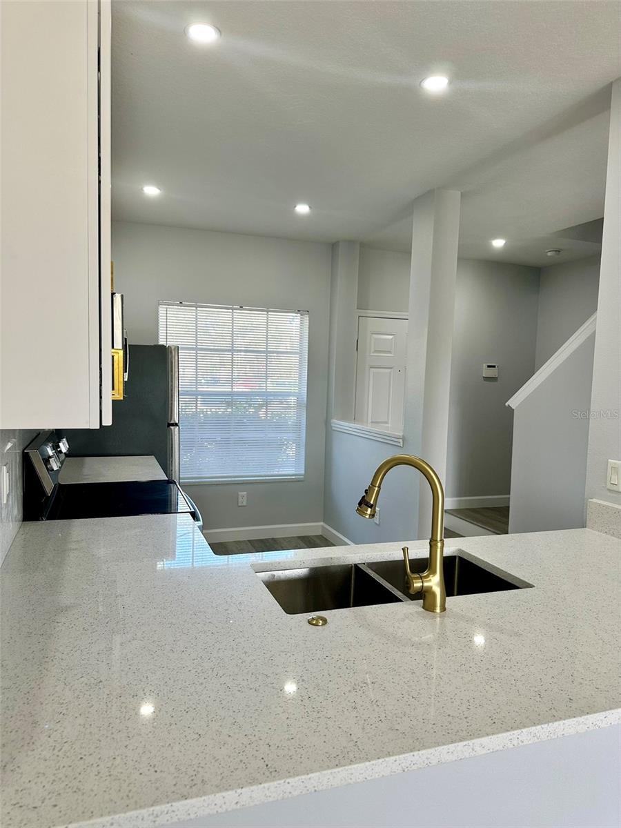 Image 9 of 20 For 918 Chelsea Drive