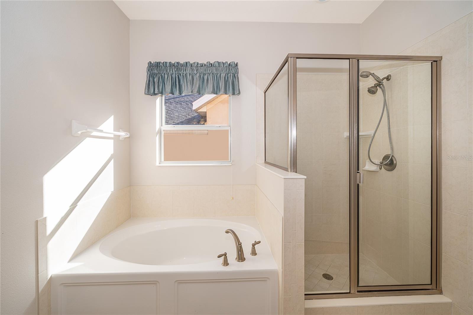 Image 22 of 28 For 21612 Belgian Court