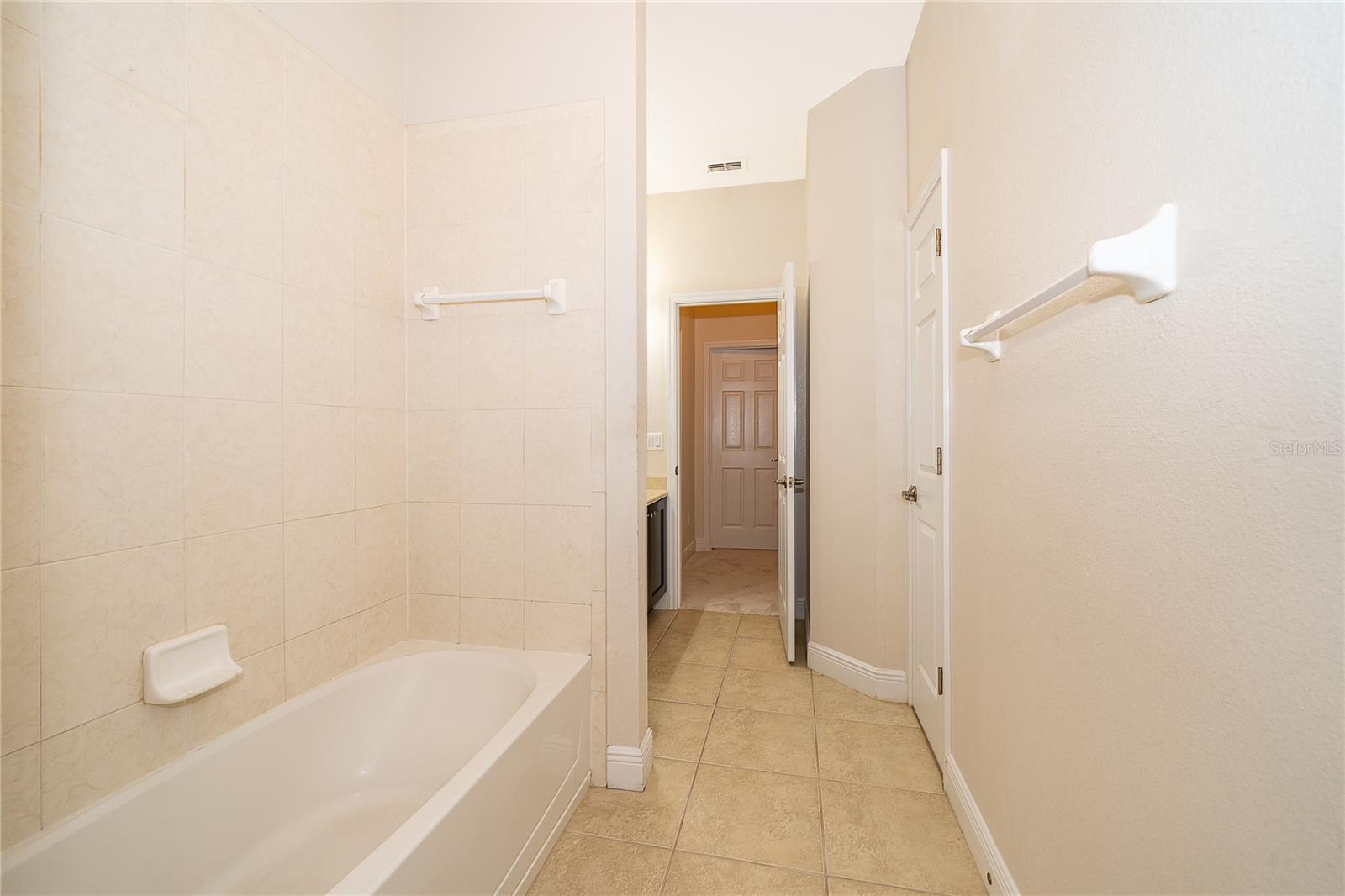 Image 26 of 28 For 21612 Belgian Court