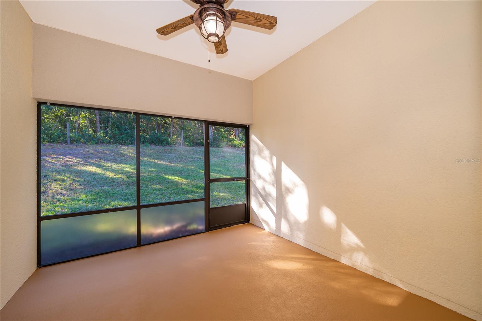 Image 27 of 28 For 21612 Belgian Court