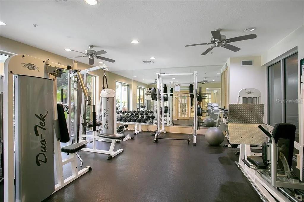 Image 22 of 30 For 860 Orange Avenue 435