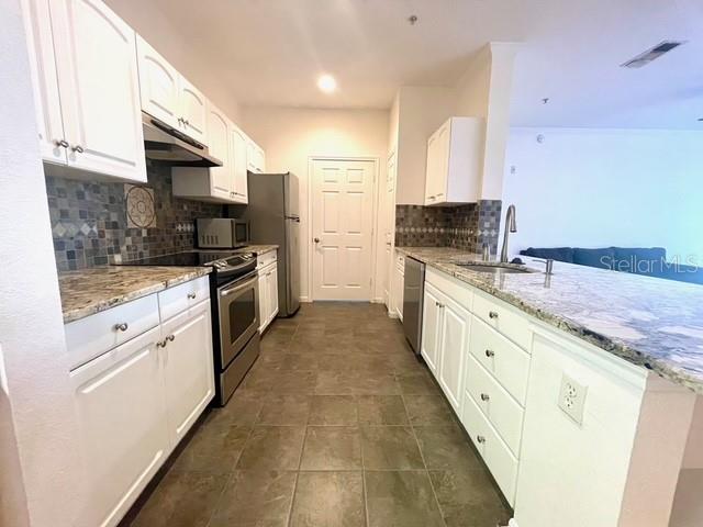 Image 3 of 30 For 860 Orange Avenue 435