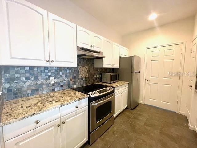 Image 4 of 30 For 860 Orange Avenue 435