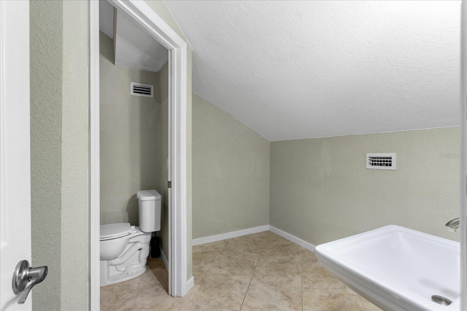 Image 40 of 58 For 103 Orange Blossom Circle