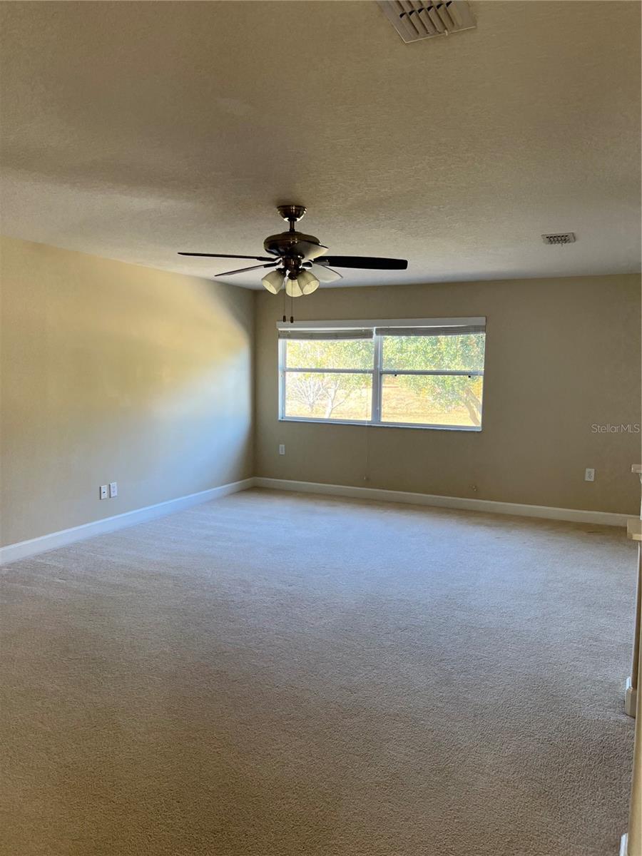 Image 23 of 41 For 33614 Campeon Court