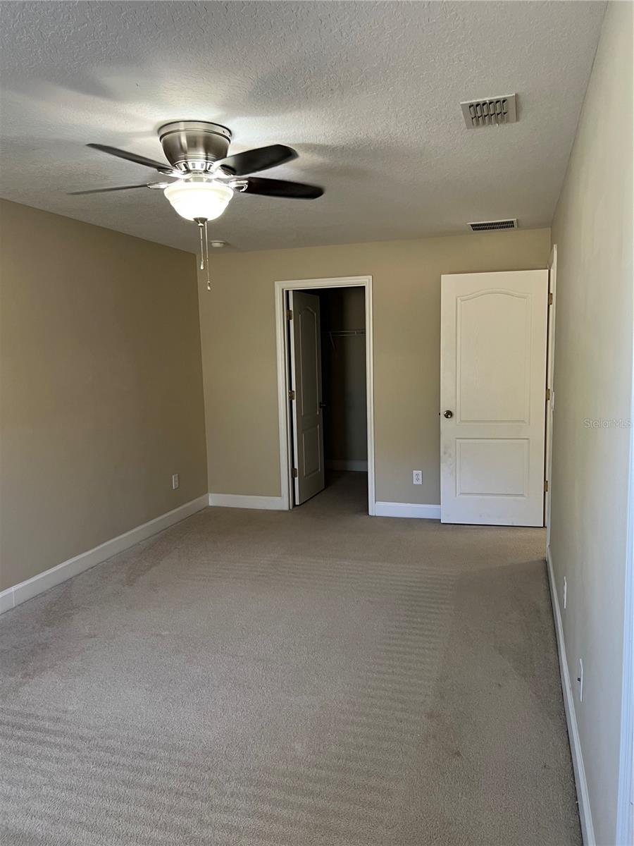 Image 26 of 41 For 33614 Campeon Court