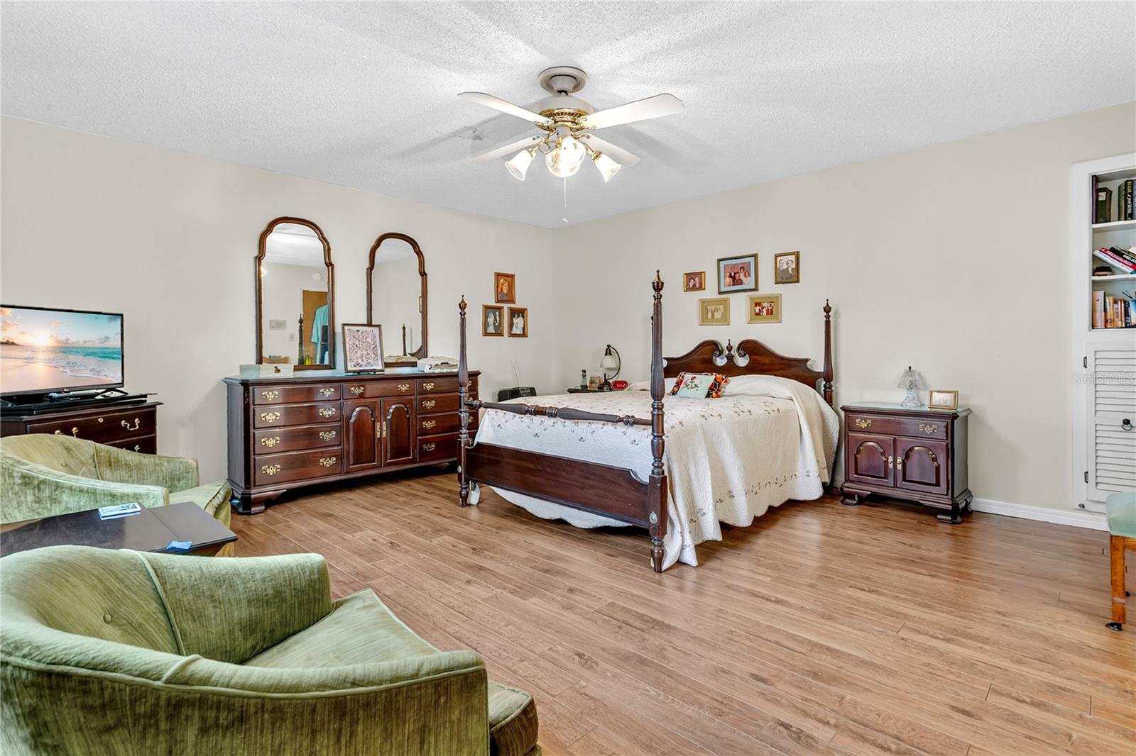 Image 16 of 36 For 4430 Carolwood Street