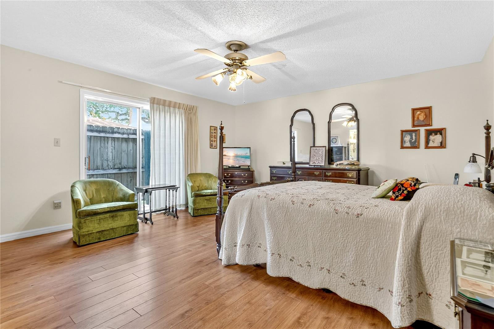 Image 17 of 36 For 4430 Carolwood Street