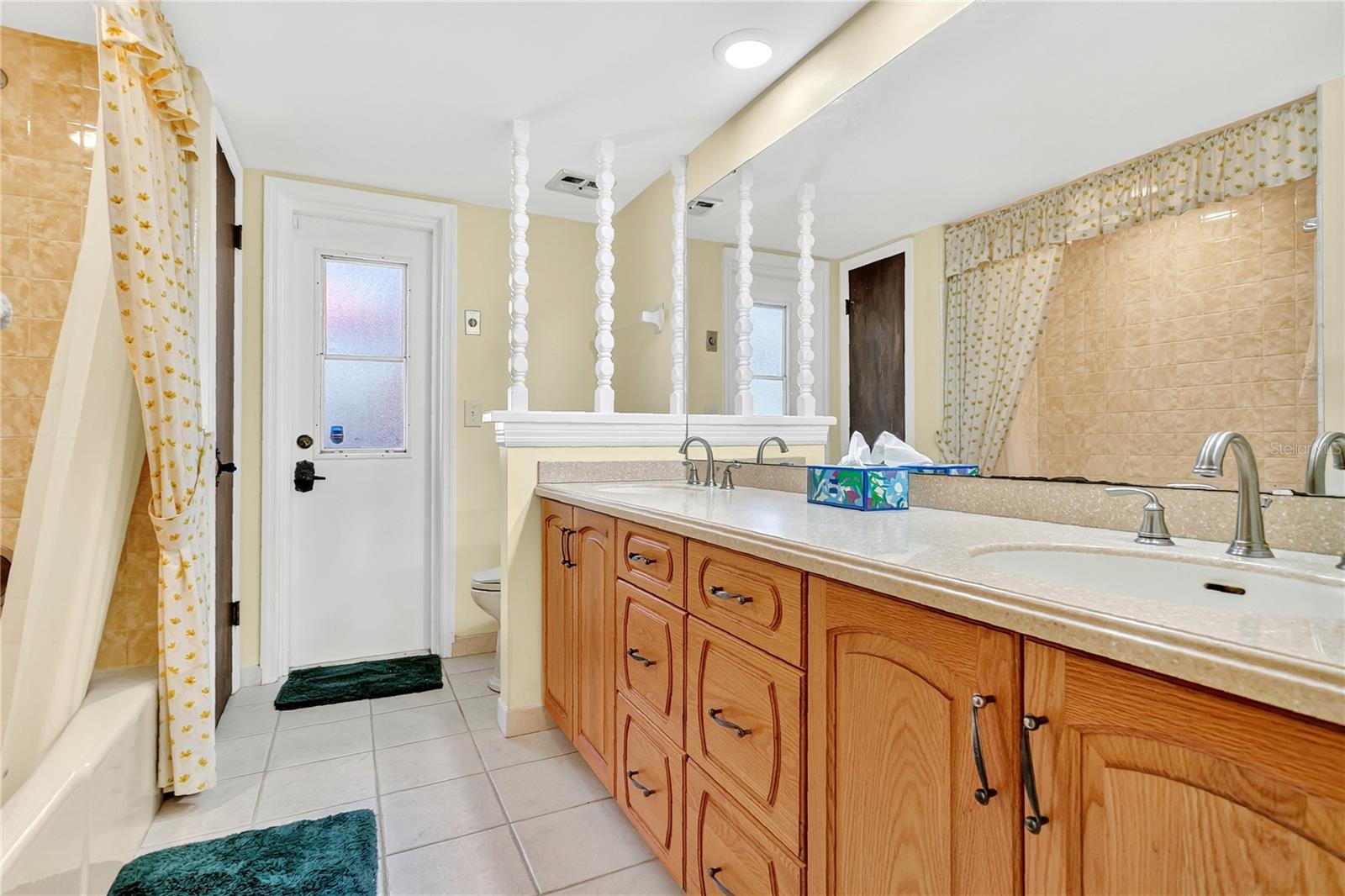 Image 19 of 36 For 4430 Carolwood Street