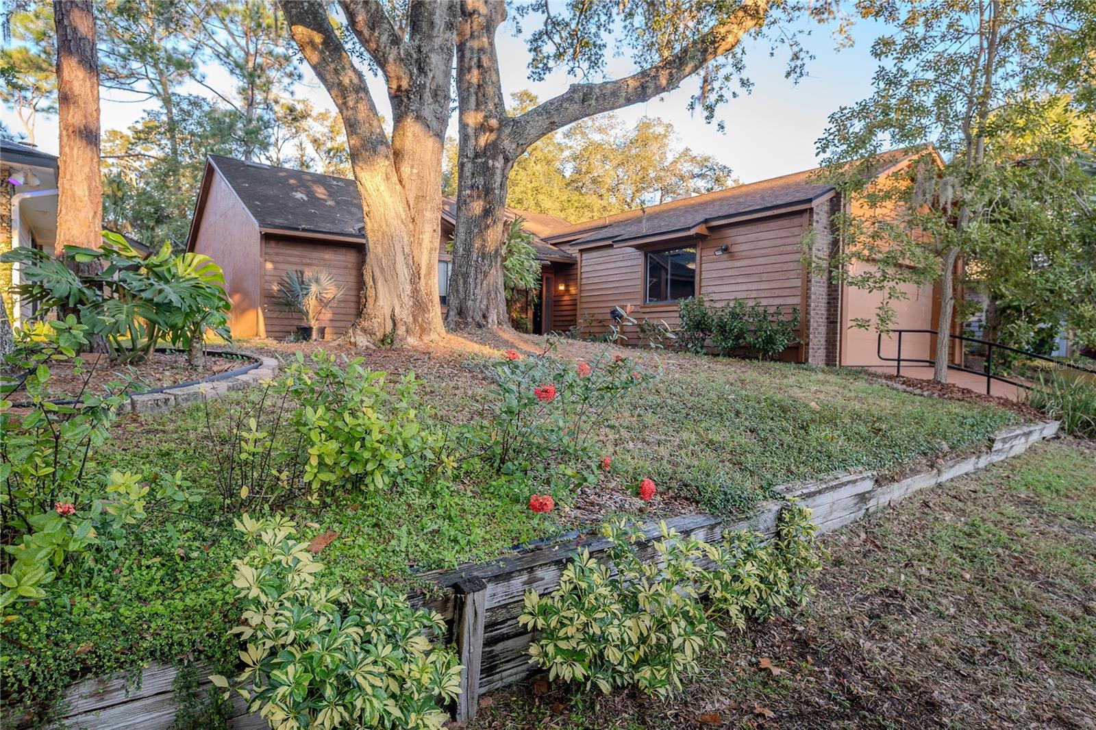 Image 14 of 73 For 224 Springside Road