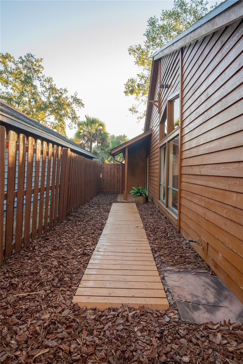 Image 18 of 73 For 224 Springside Road