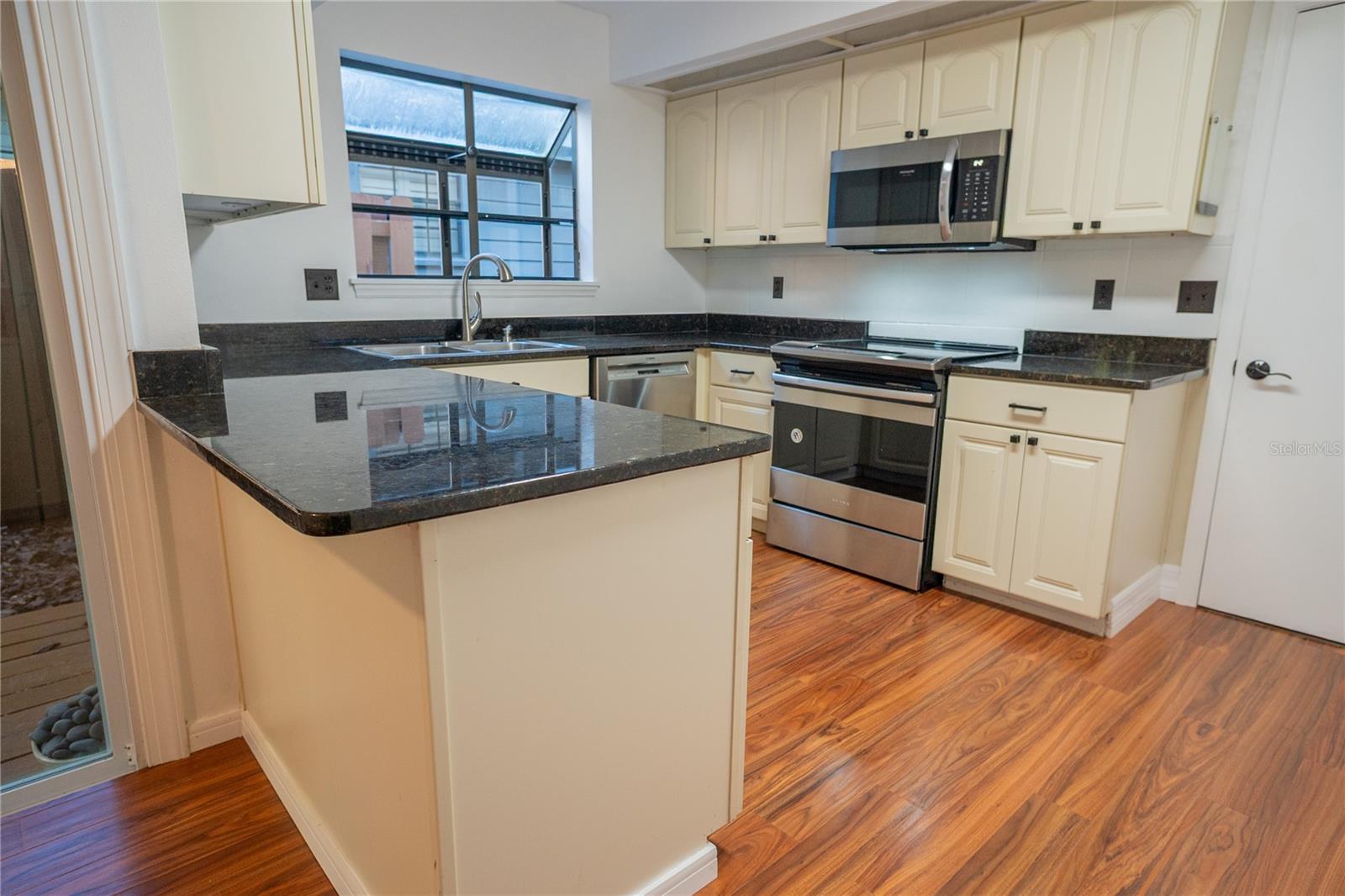 Image 31 of 73 For 224 Springside Road