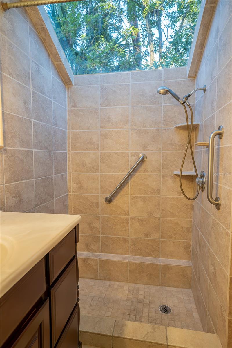 Image 52 of 73 For 224 Springside Road