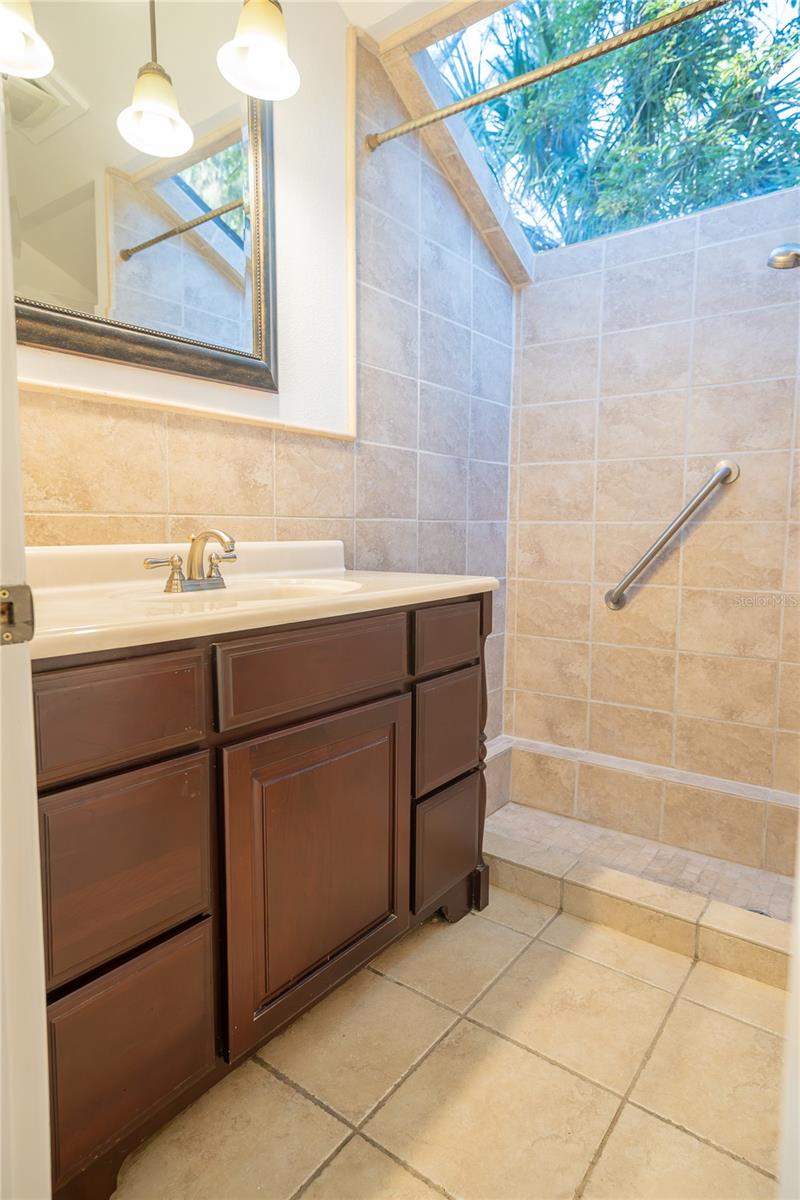 Image 6 of 73 For 224 Springside Road