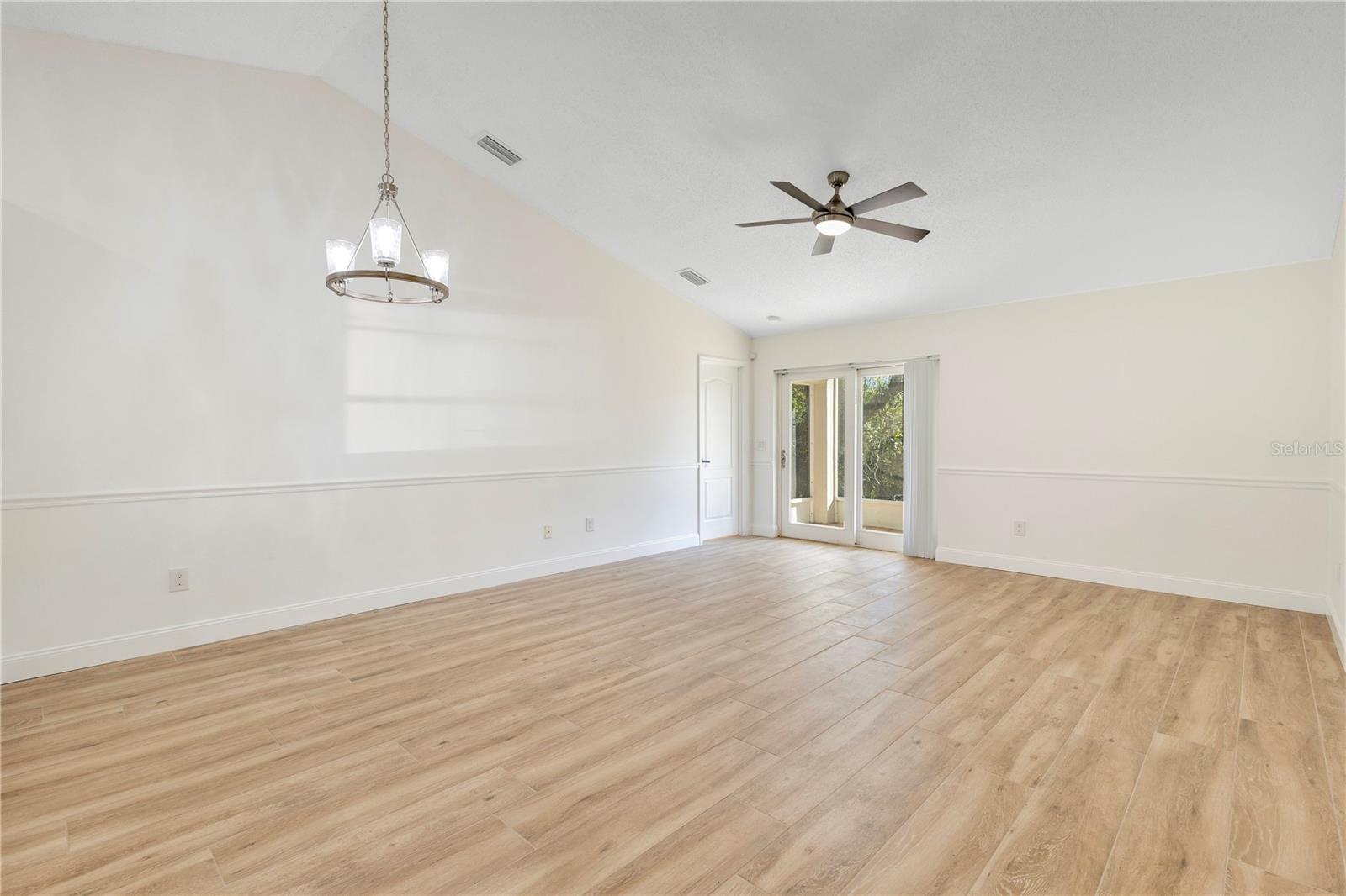 Image 4 of 64 For 14858 Huntley Drive