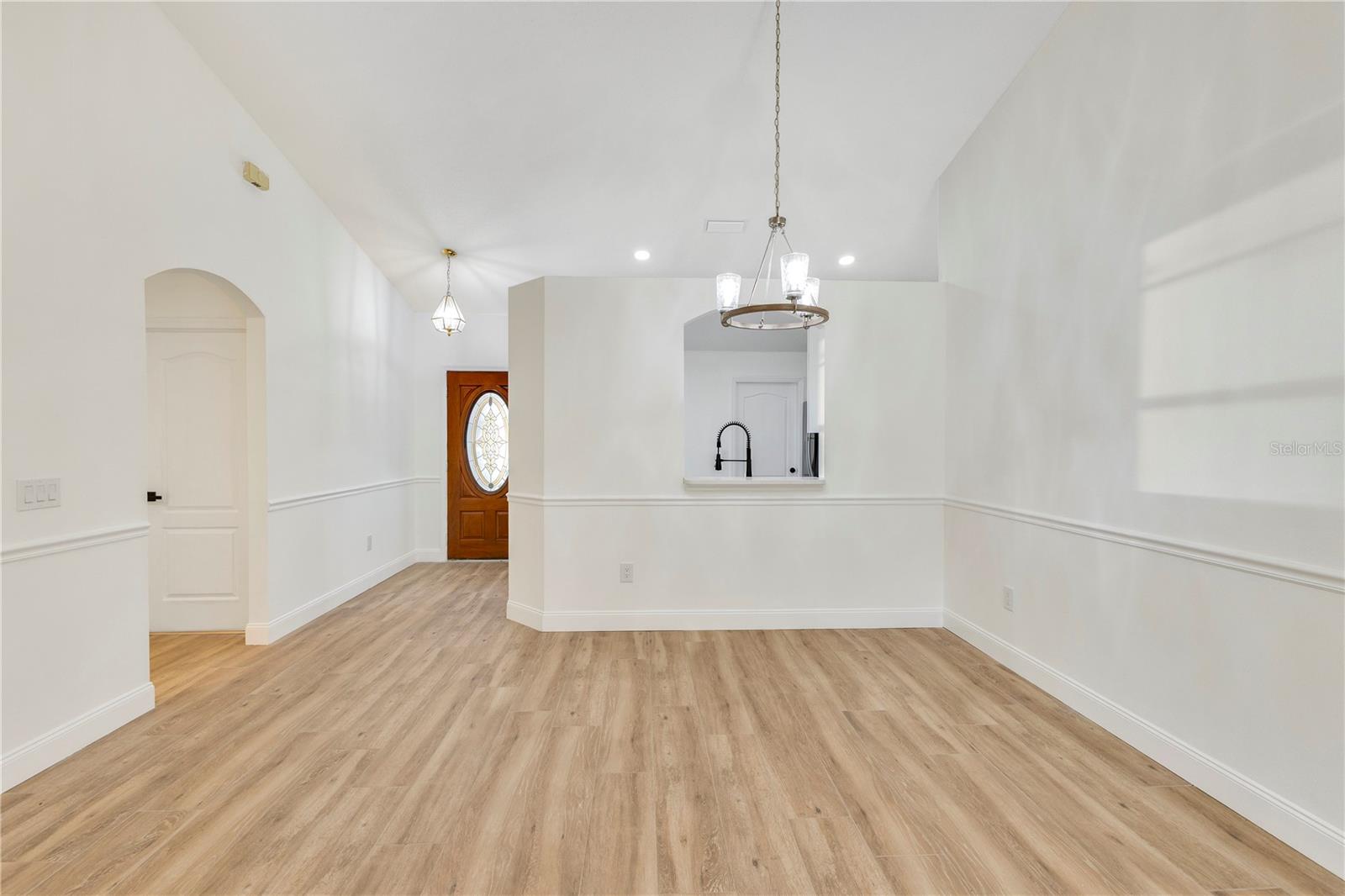 Image 5 of 64 For 14858 Huntley Drive