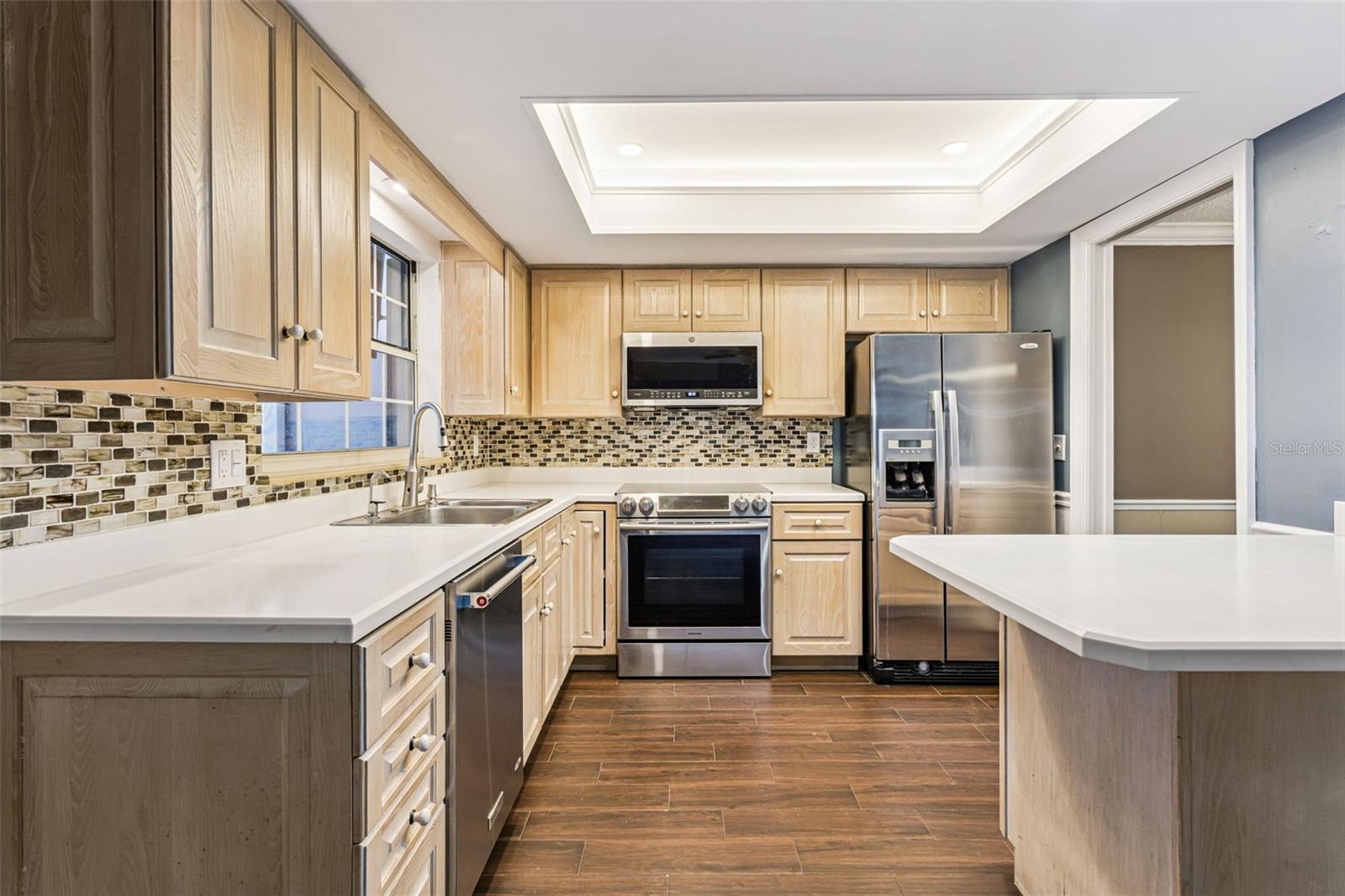 Image 12 of 37 For 904 Hillary Court 17