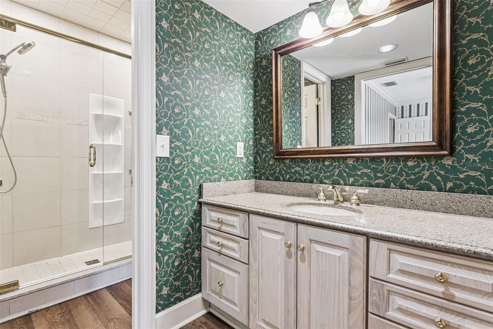 Image 26 of 37 For 904 Hillary Court 17