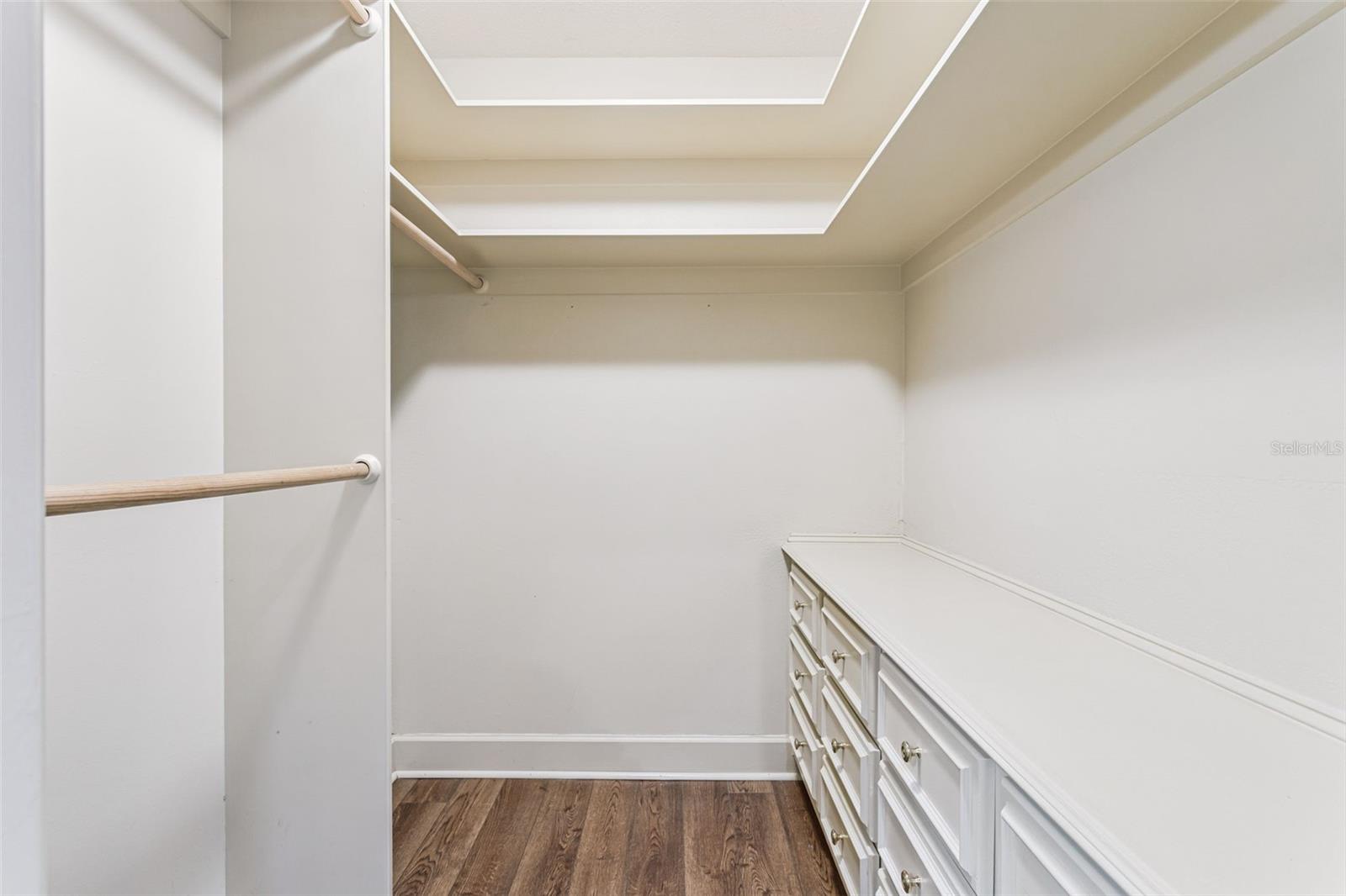 Image 27 of 37 For 904 Hillary Court 17