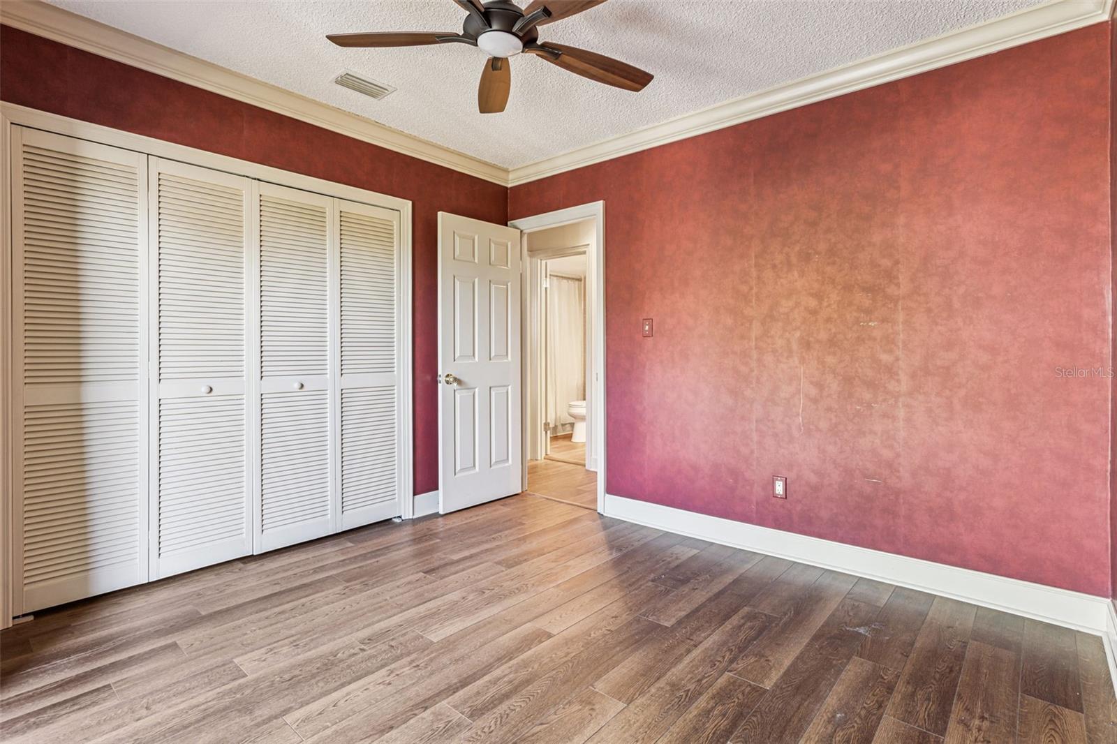 Image 28 of 37 For 904 Hillary Court 17