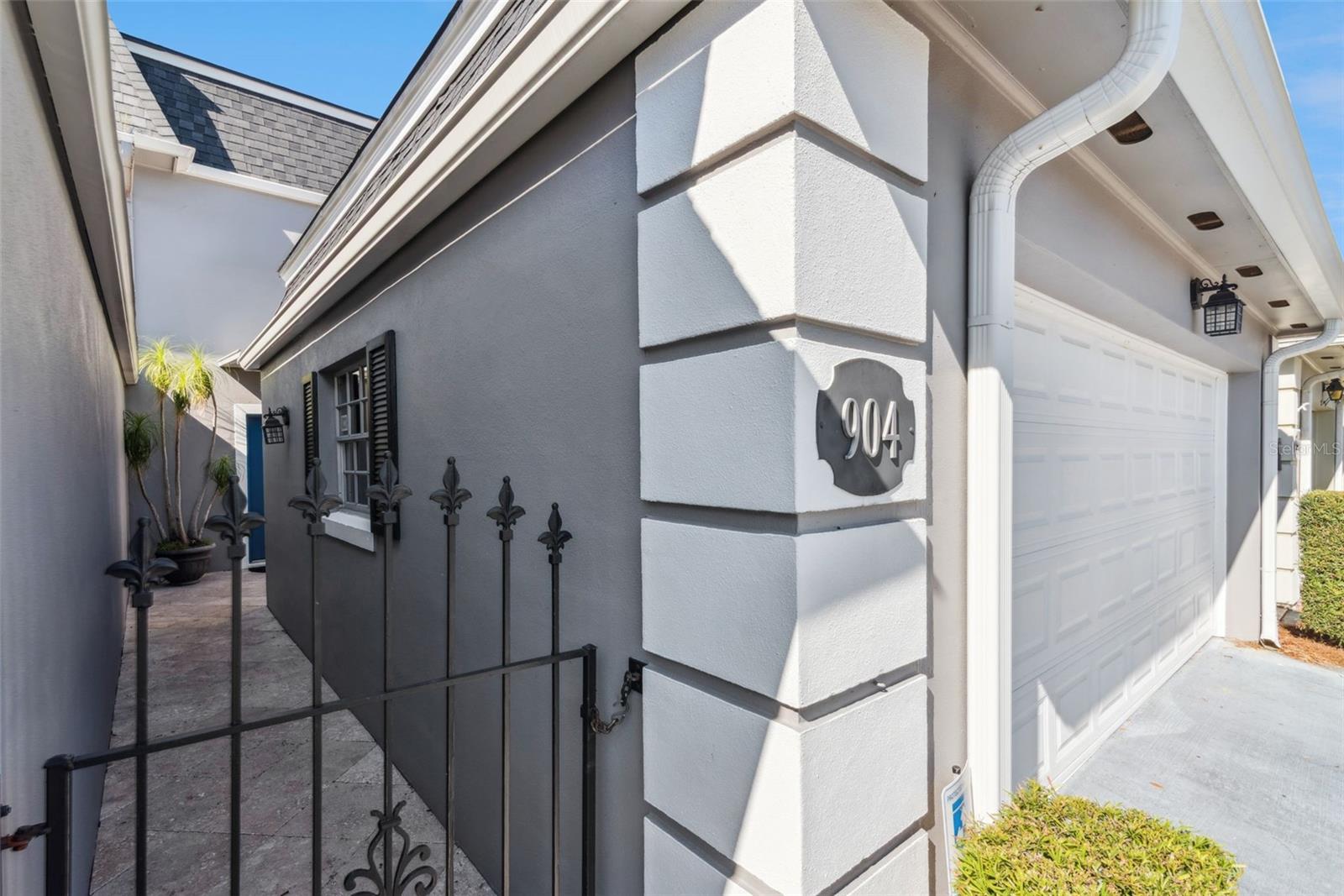 Image 4 of 37 For 904 Hillary Court 17