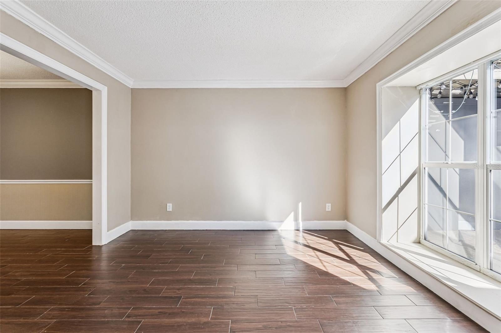 Image 7 of 37 For 904 Hillary Court 17