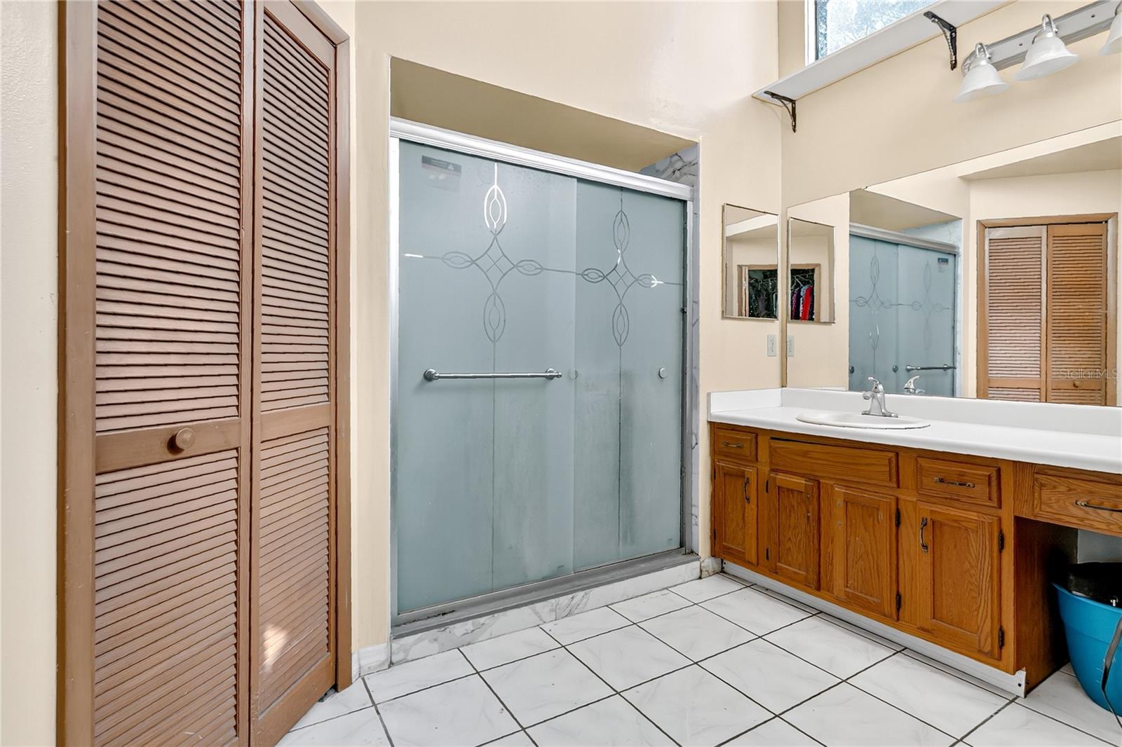 Image 15 of 24 For 5907 Shore Breeze Lane