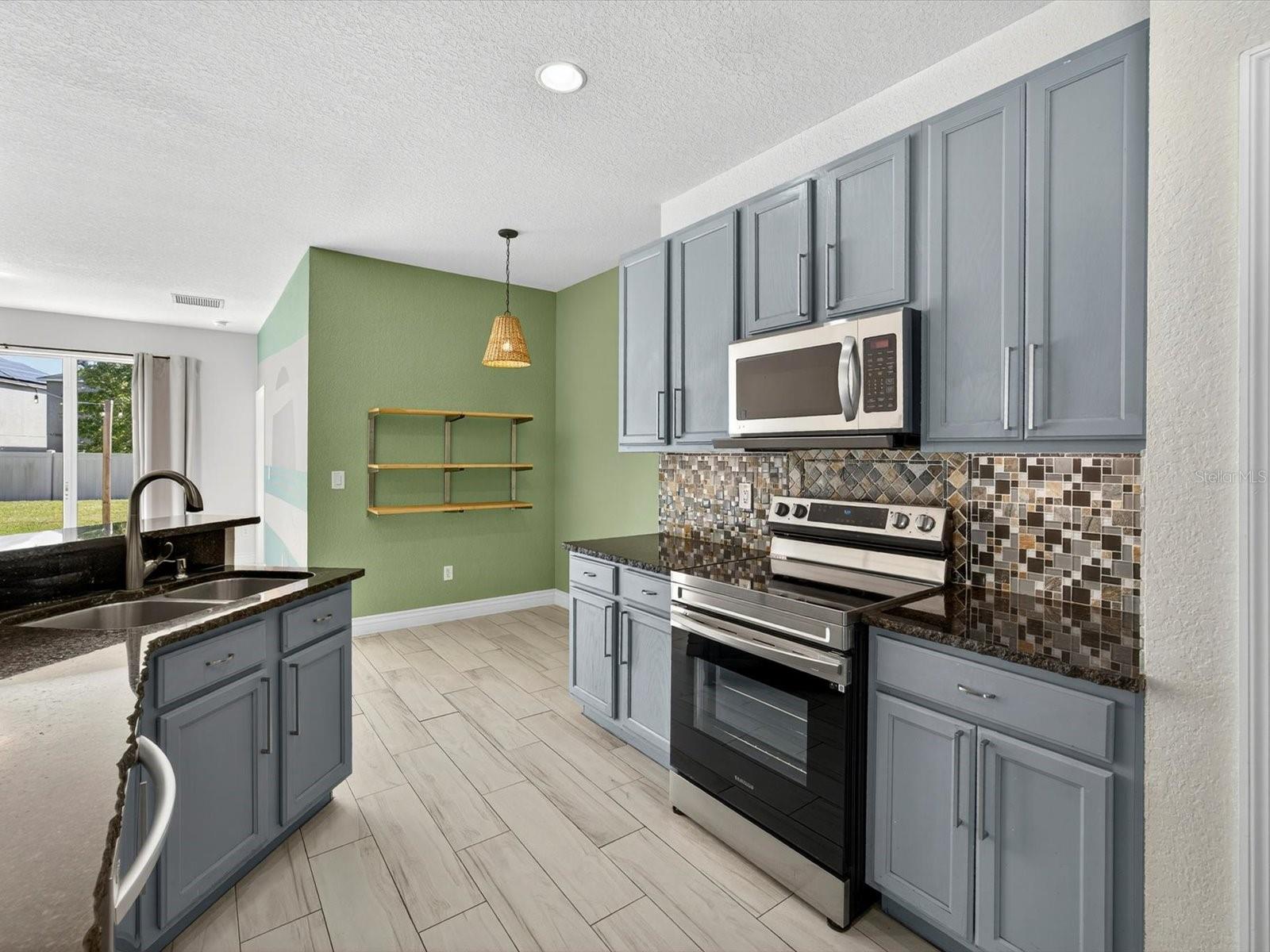 Image 18 of 40 For 3585 Maple Ridge Loop