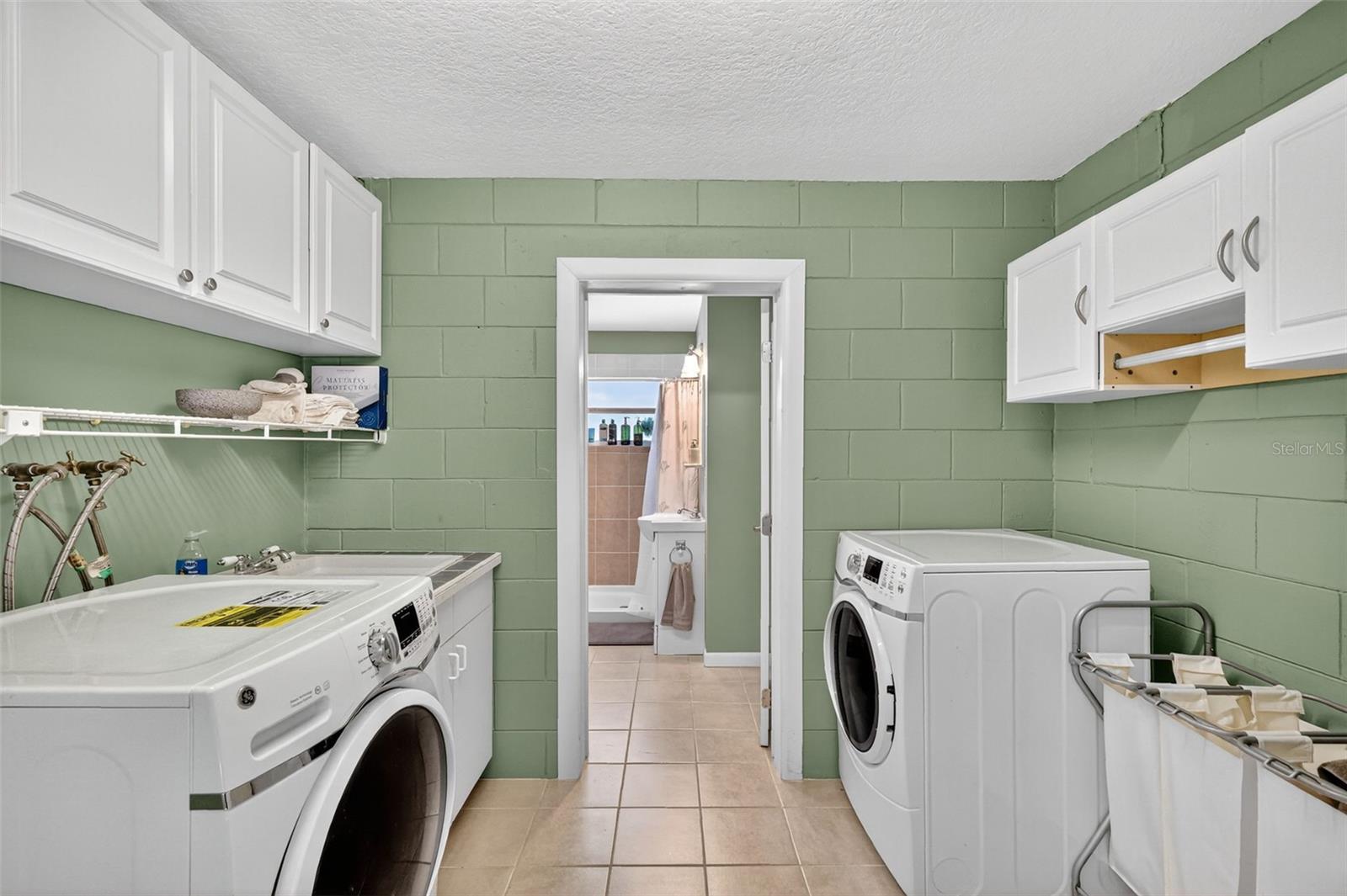 Image 21 of 37 For 145 Essex Drive