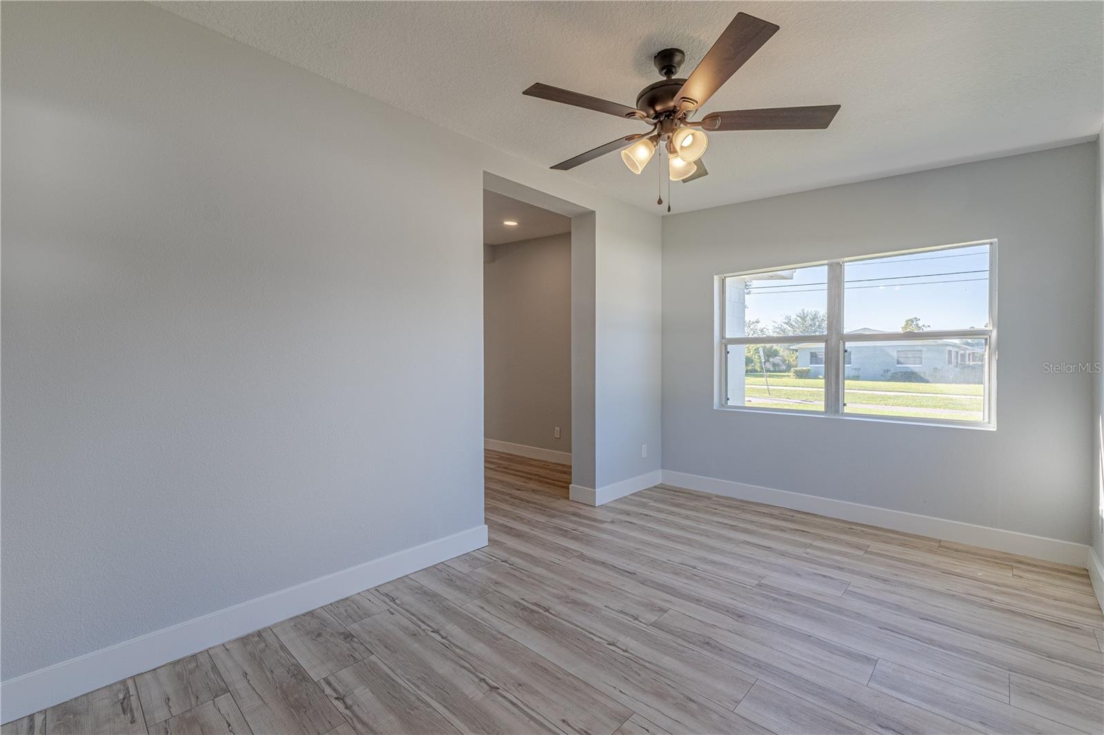 Image 11 of 40 For 809 Disston Avenue