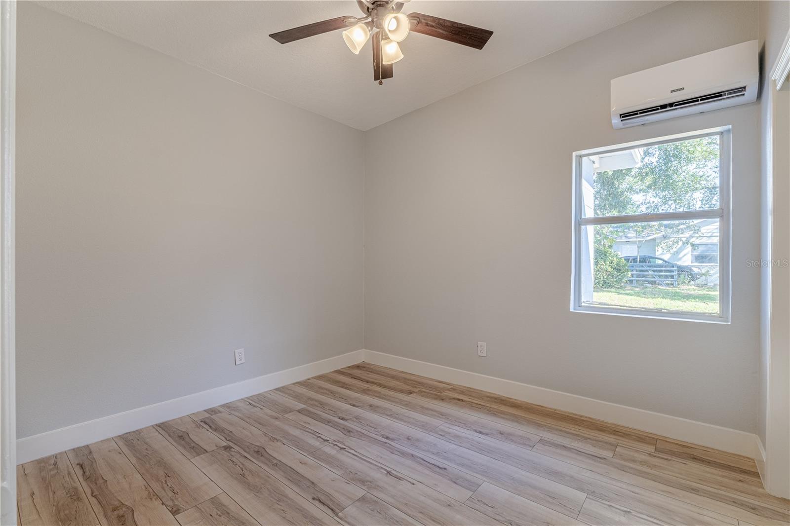 Image 20 of 40 For 809 Disston Avenue