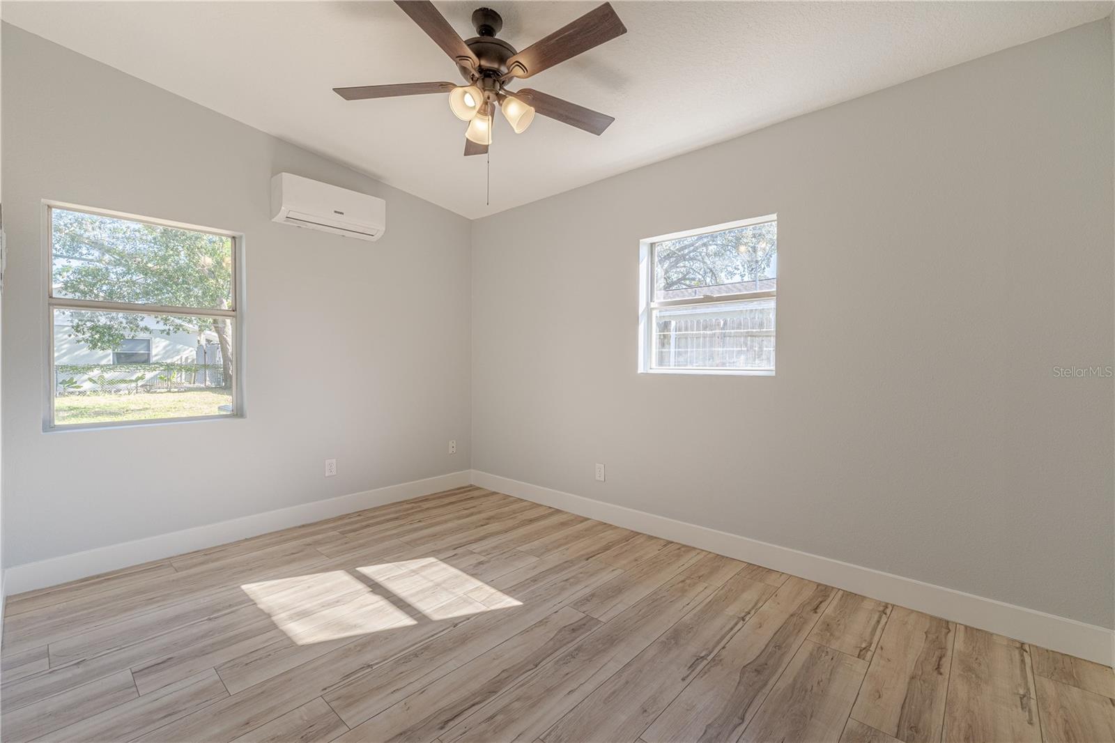 Image 22 of 40 For 809 Disston Avenue