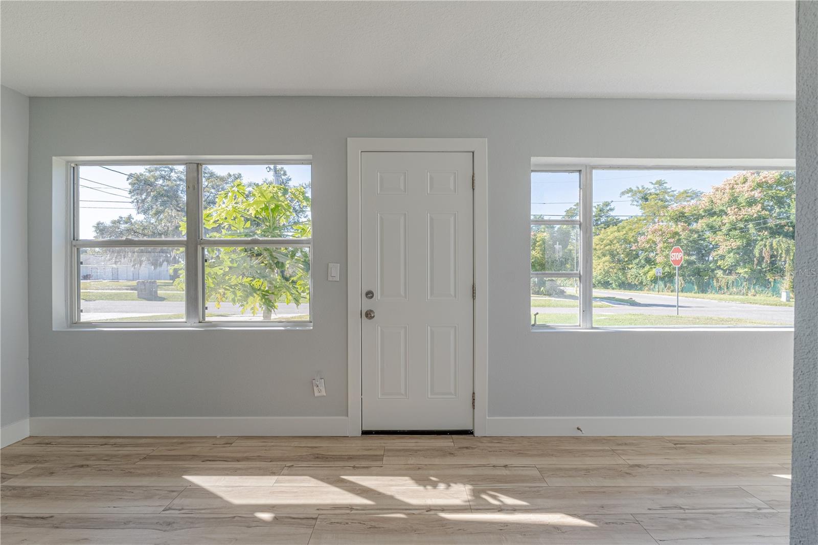 Image 4 of 40 For 809 Disston Avenue