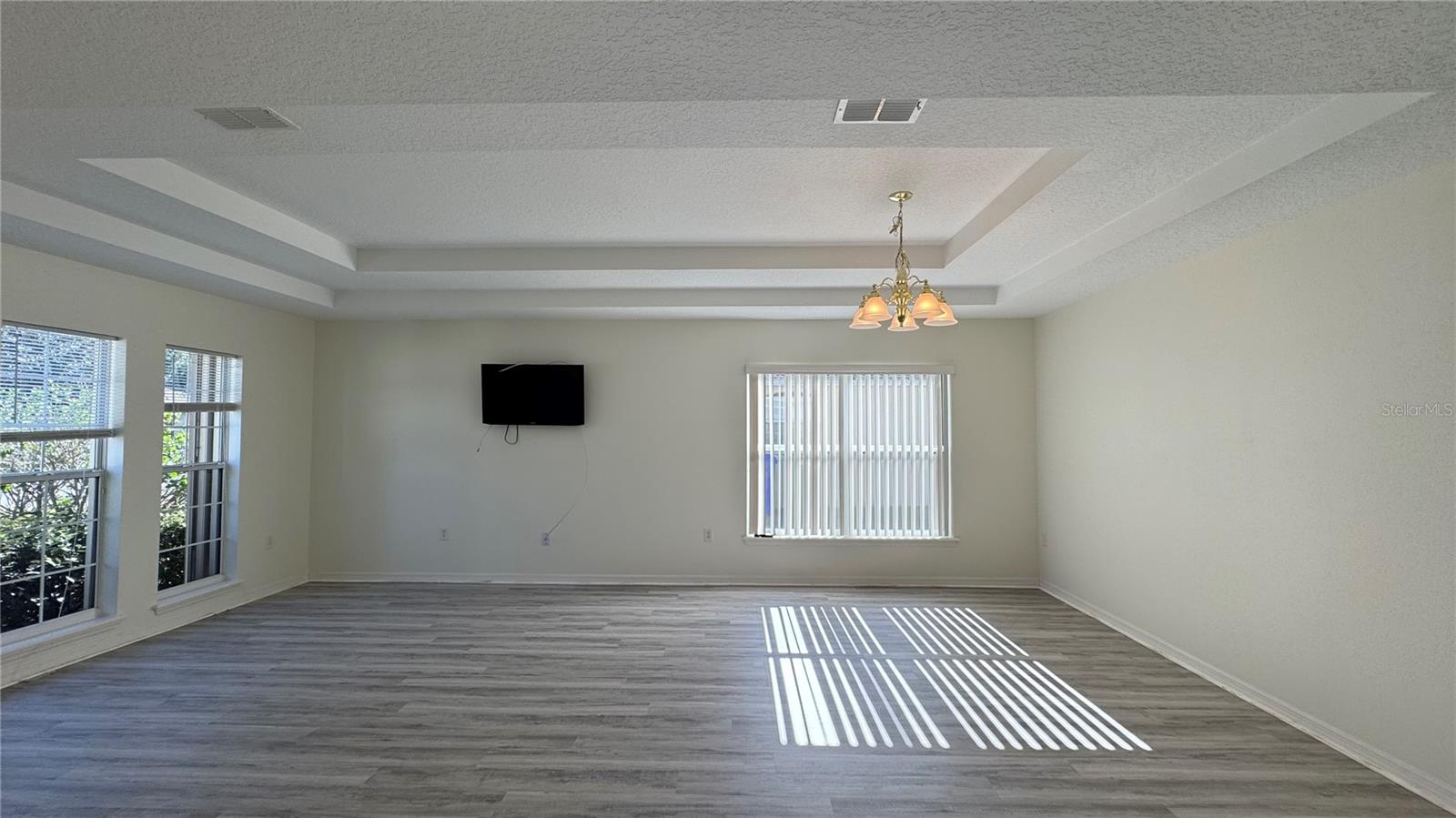 Image 3 of 15 For 1529 Lake Villa Drive