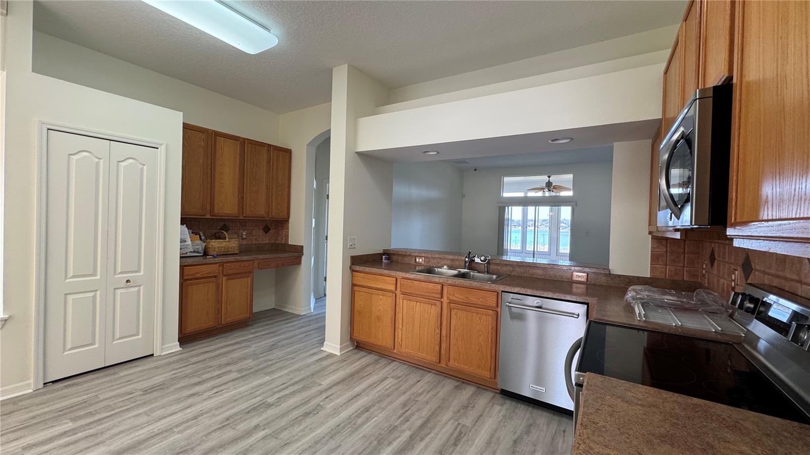 Image 5 of 15 For 1529 Lake Villa Drive