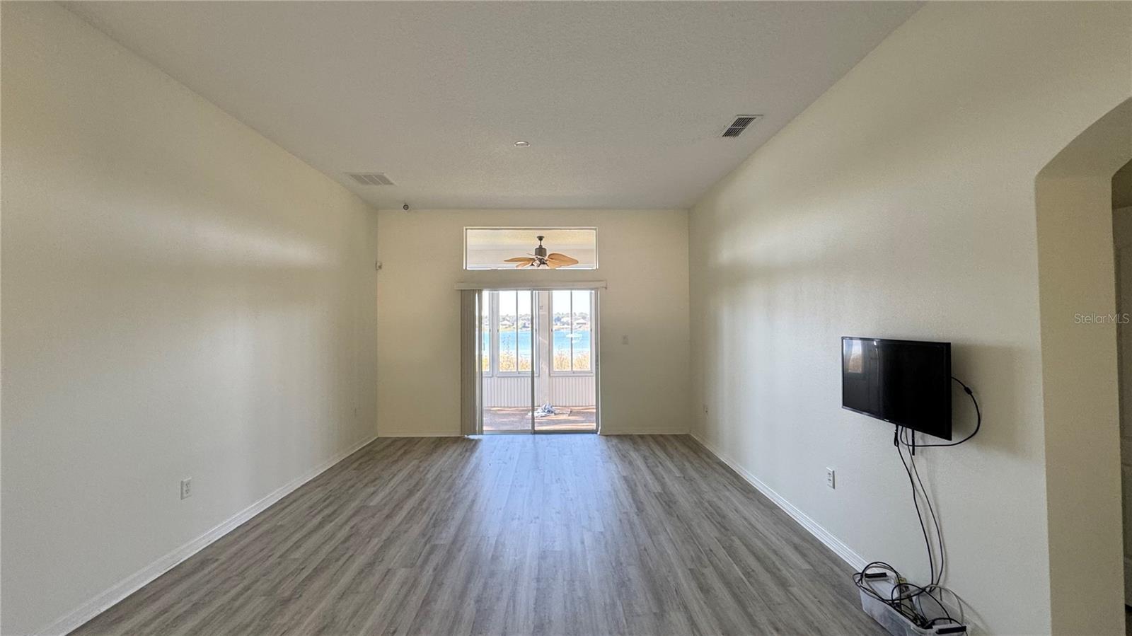 Image 7 of 15 For 1529 Lake Villa Drive