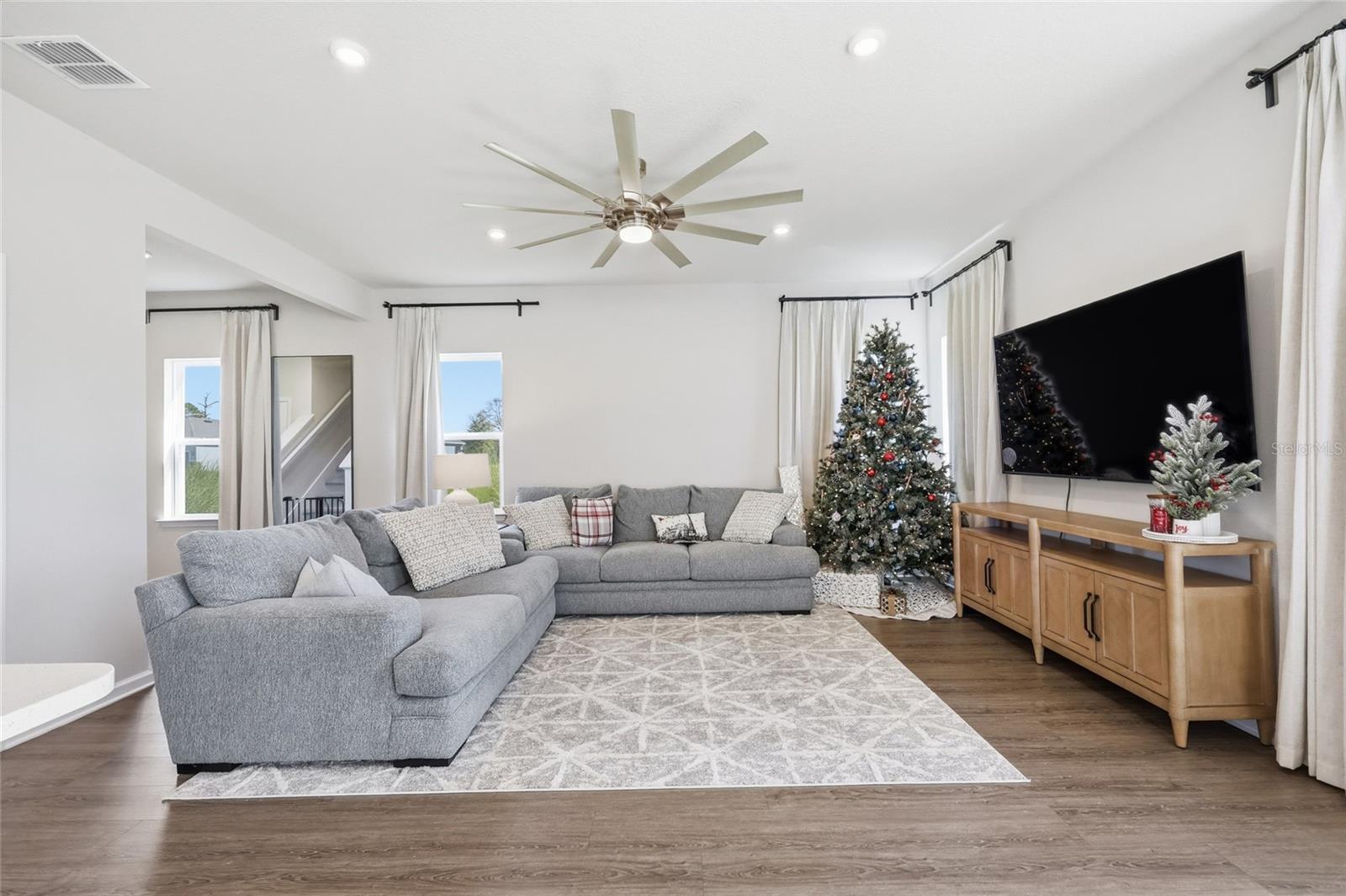 Image 12 of 45 For 5000 Bear Lake Loop