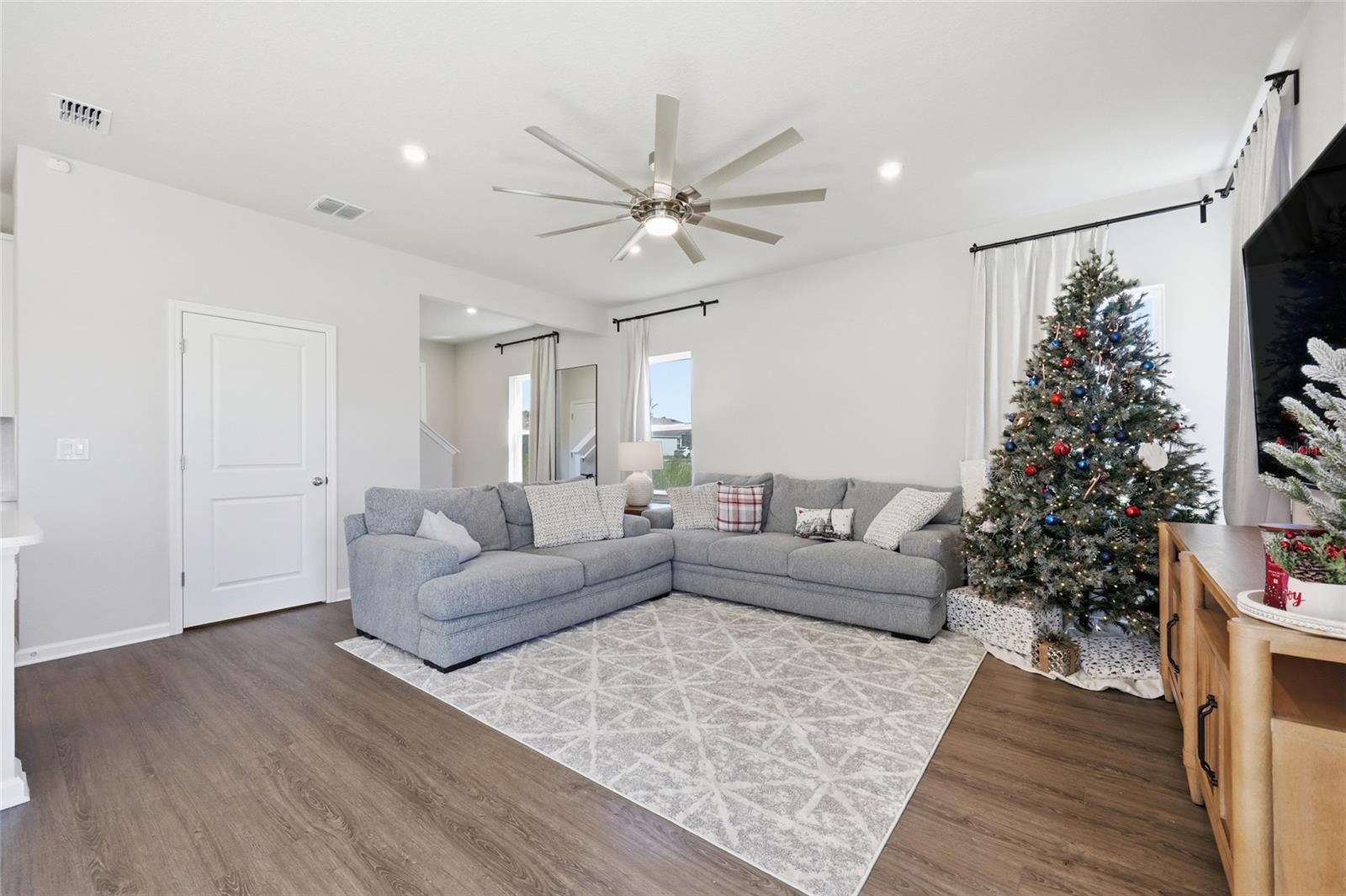 Image 9 of 45 For 5000 Bear Lake Loop